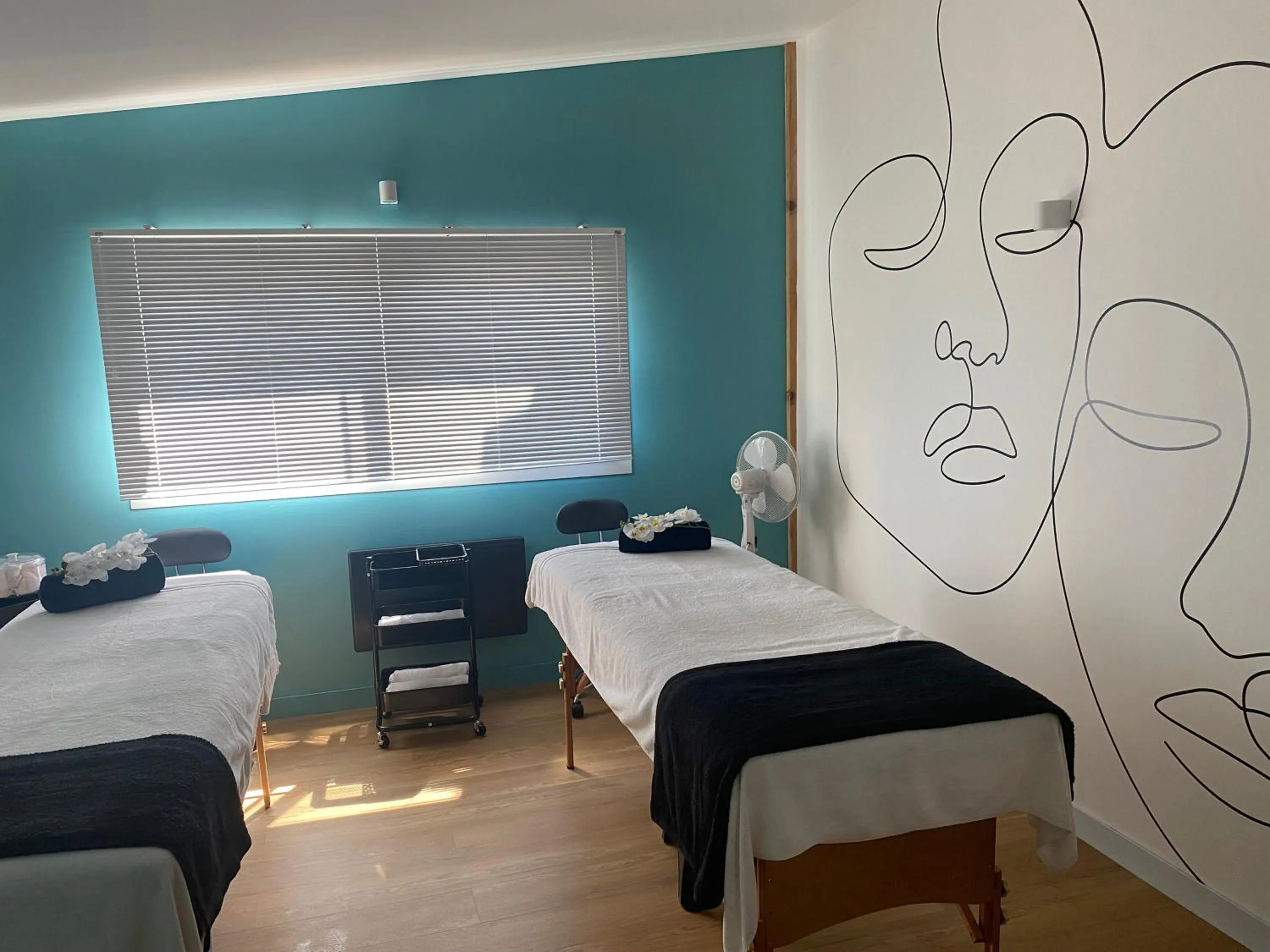 Spa and wellness centre/facilities, Bed in Logis Hôtel & Spa Les Autanes