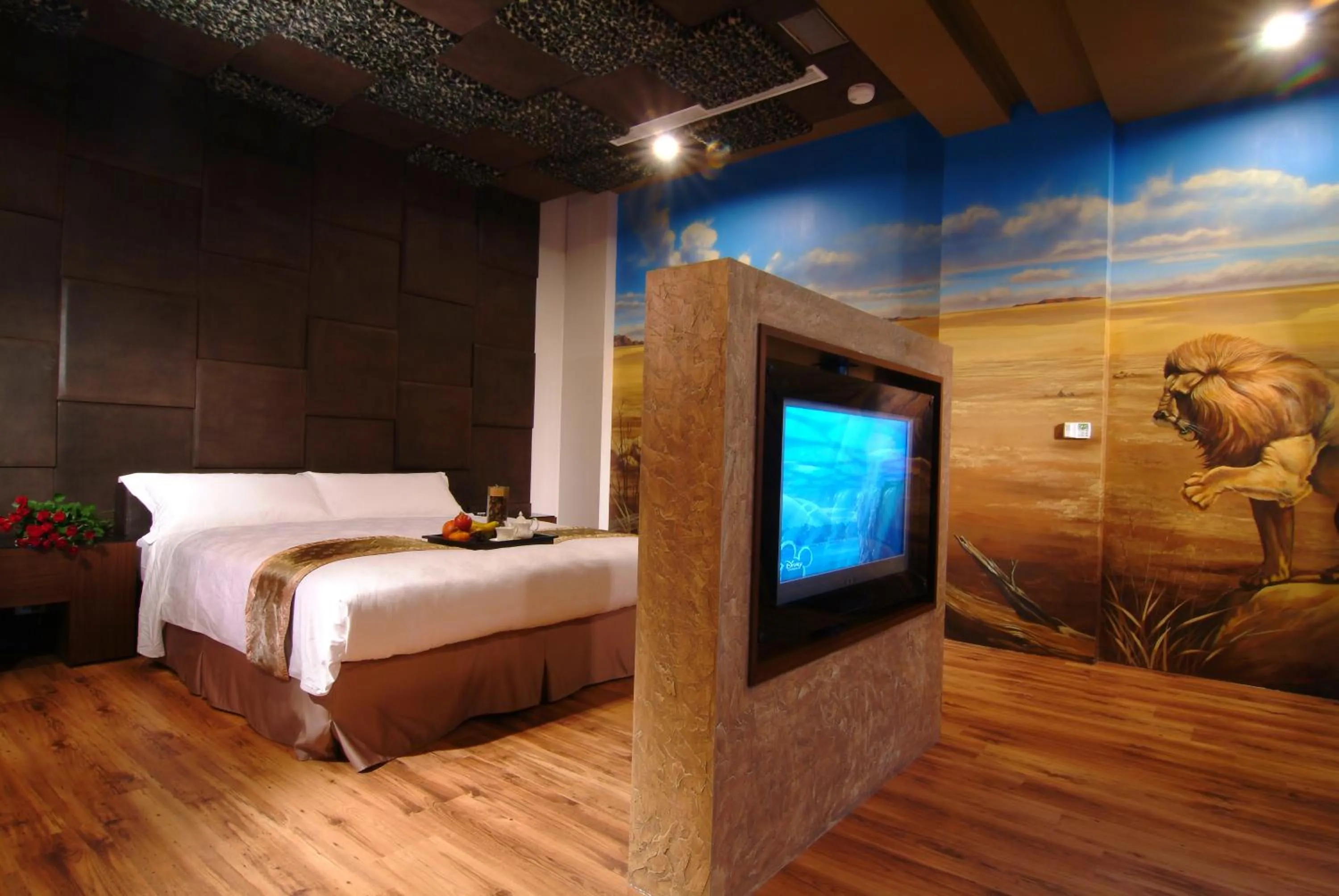 Photo of the whole room, Bed in Takao Love Motel