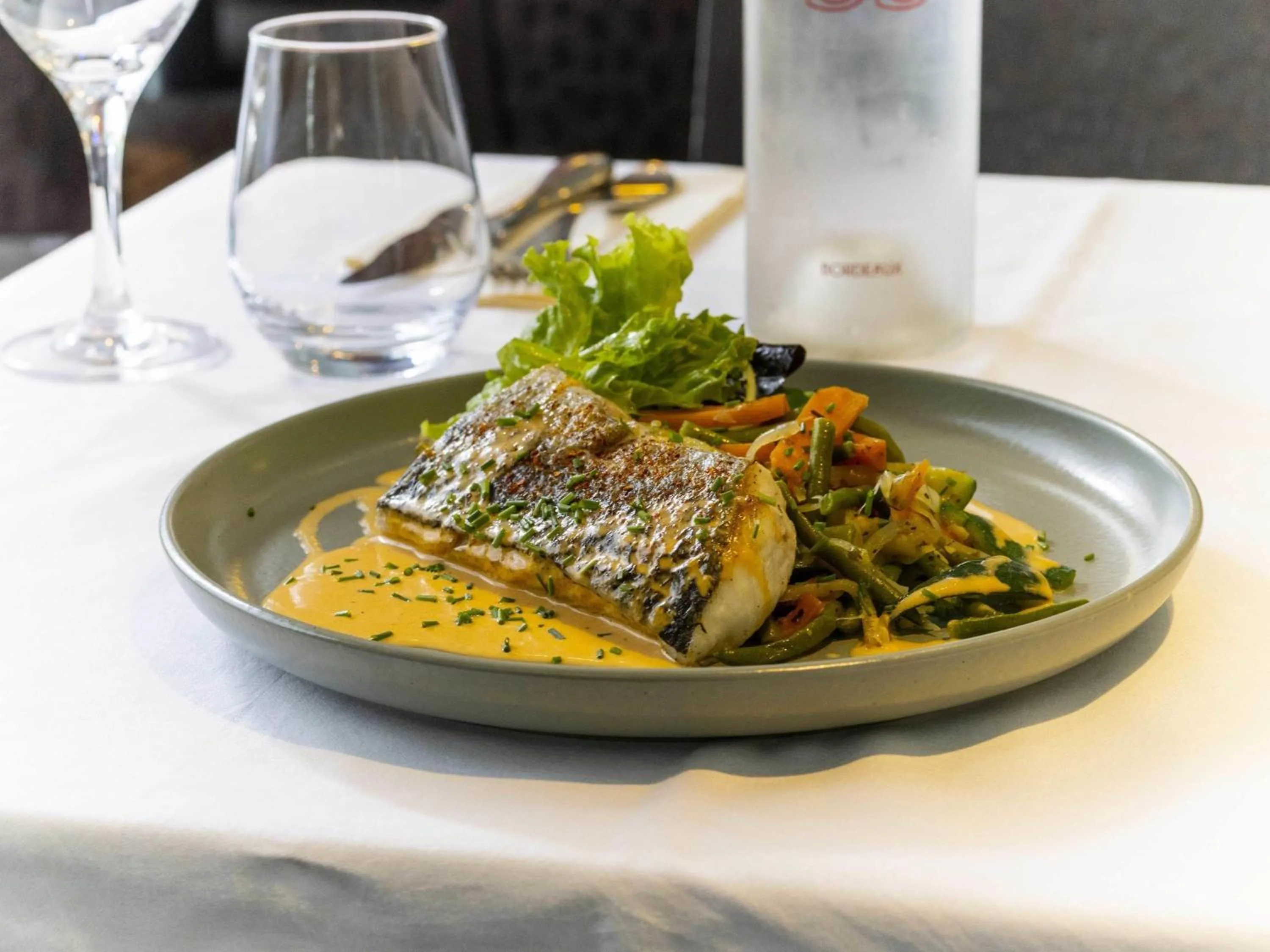 Restaurant/places to eat in Mercure Bordeaux Lac