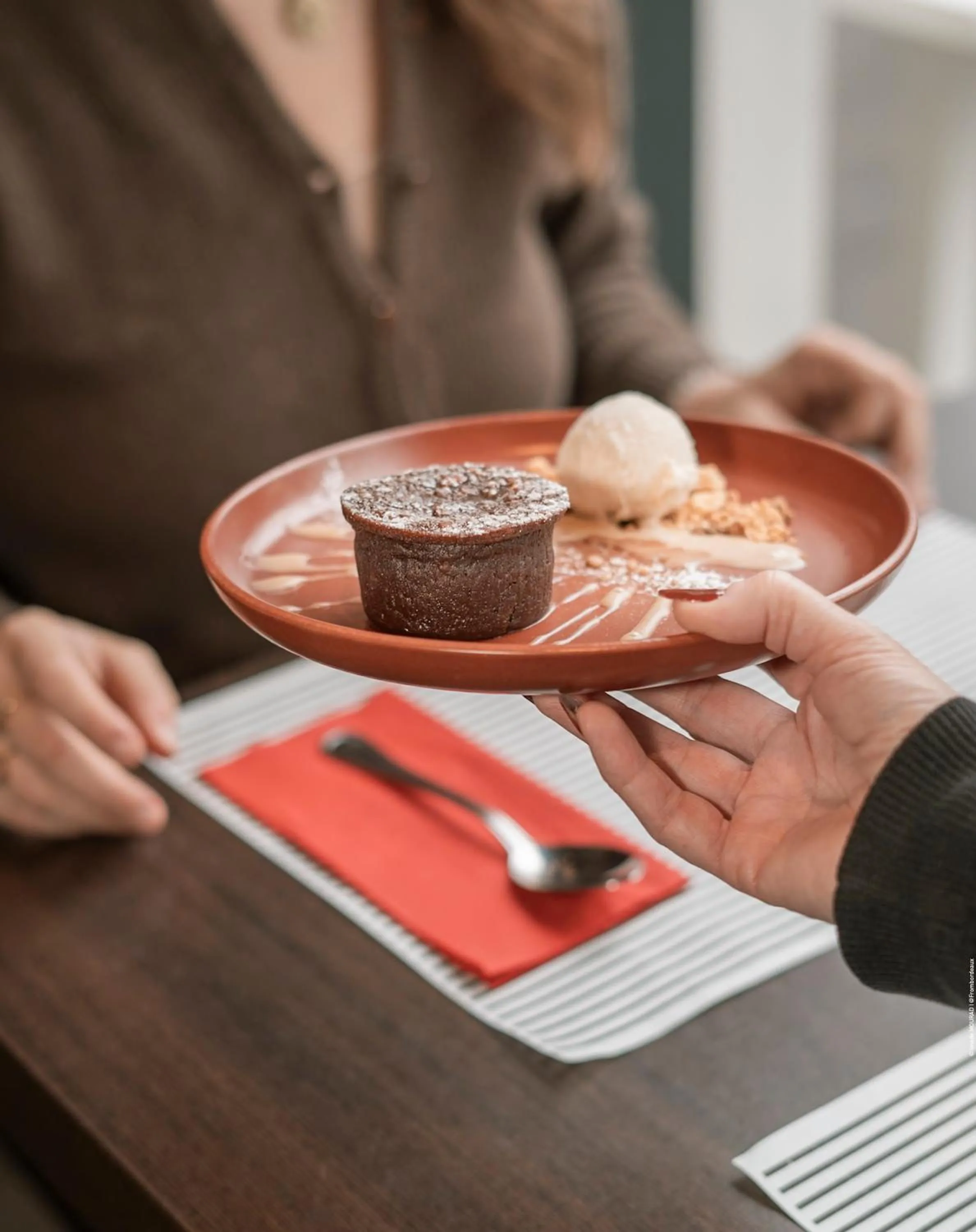 Restaurant/places to eat in Mercure Bordeaux Lac