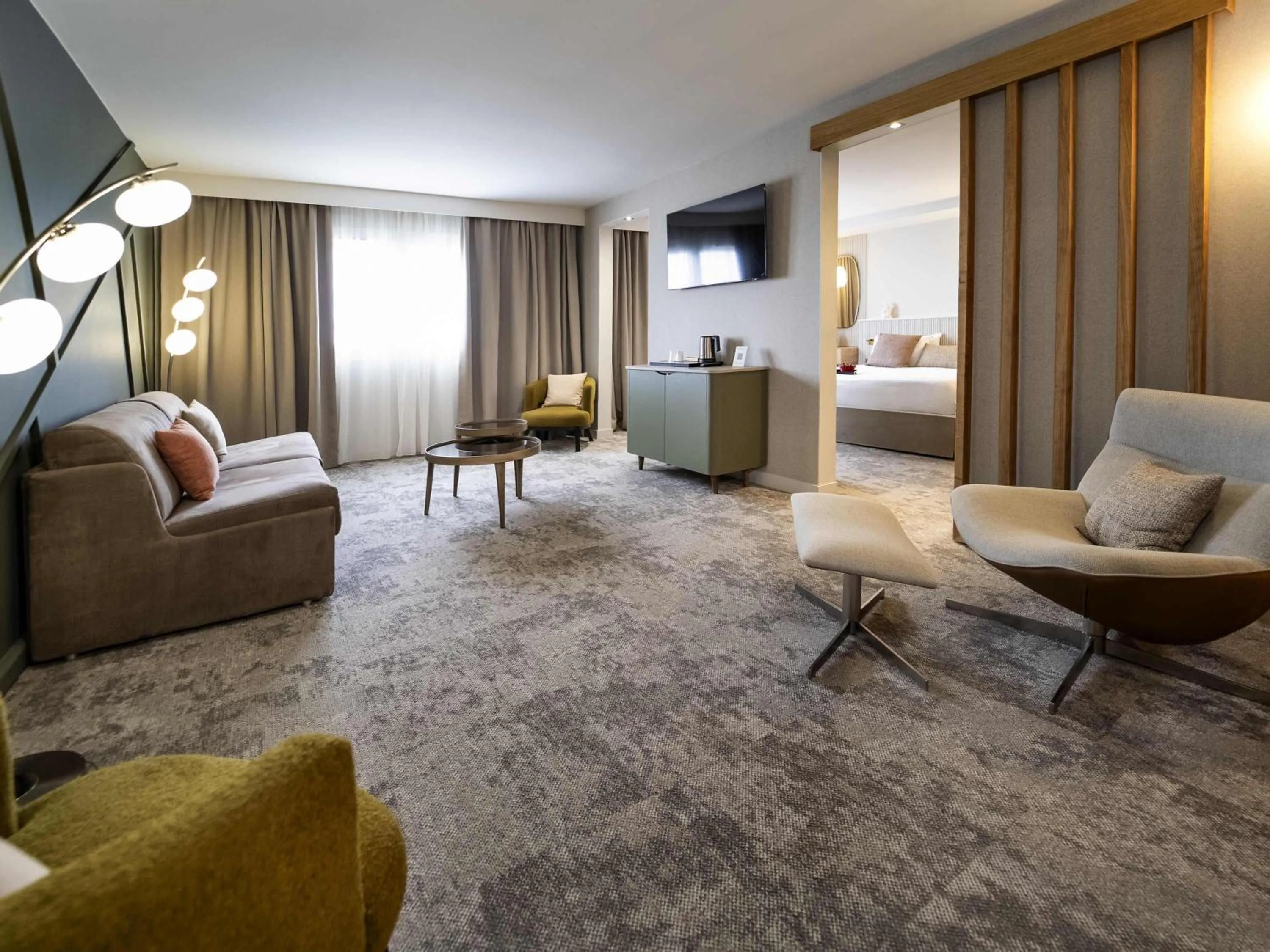 Bedroom in Mercure Bordeaux Lac