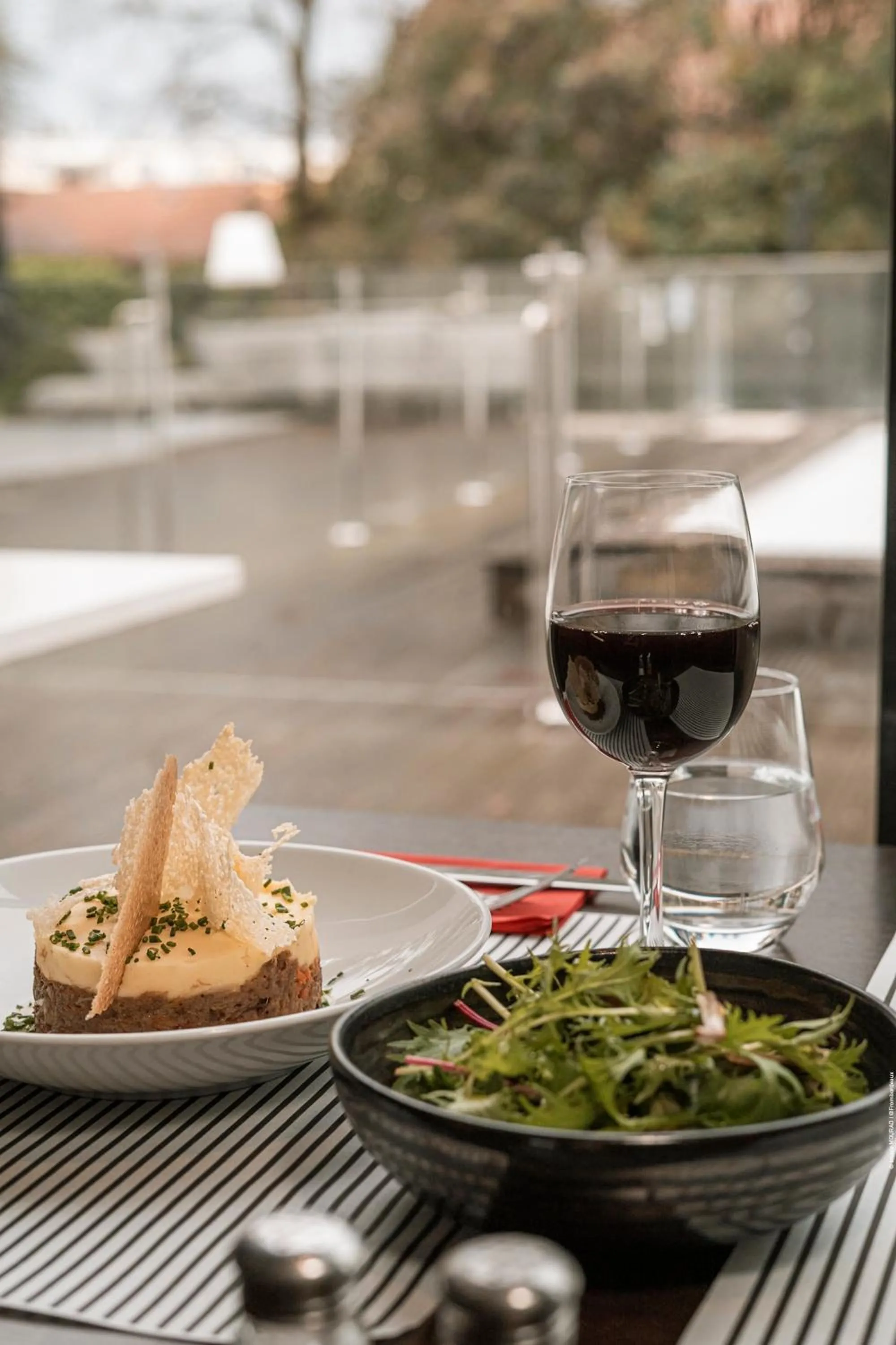 Restaurant/places to eat in Mercure Bordeaux Lac