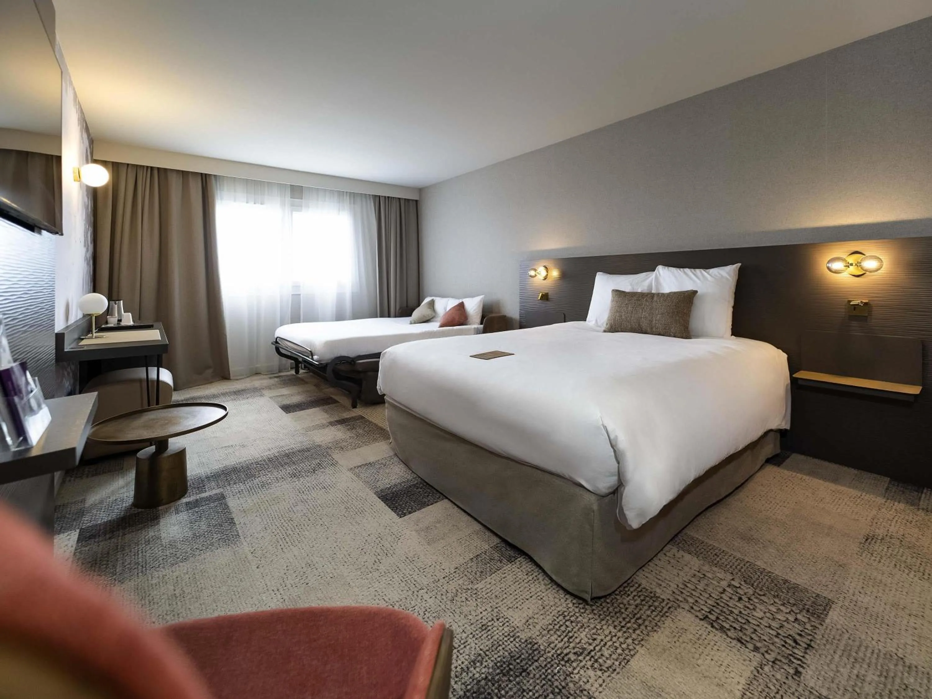 Other, Bed in Mercure Bordeaux Lac