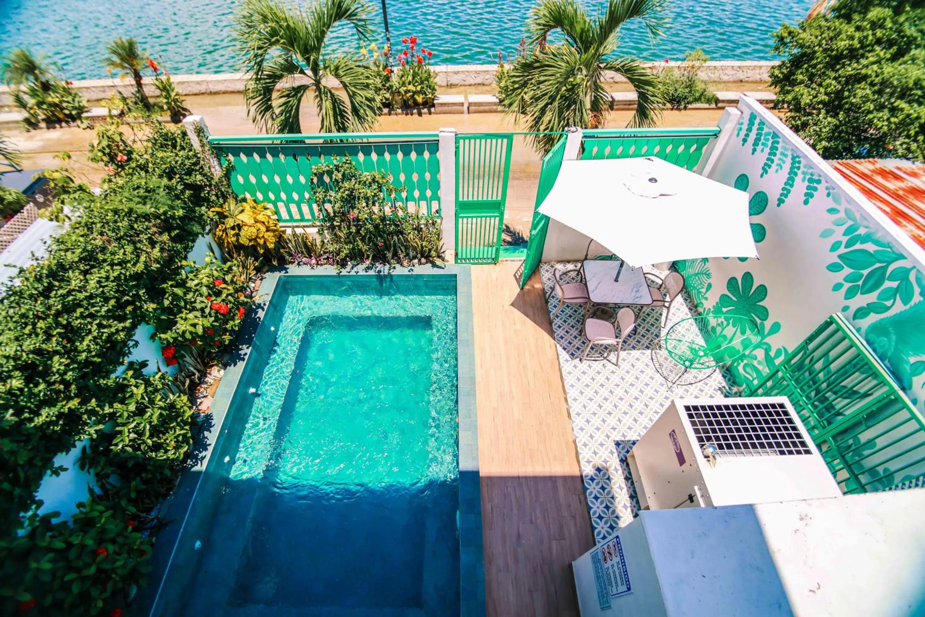 Swimming pool in Hotel Casa Turquesa
