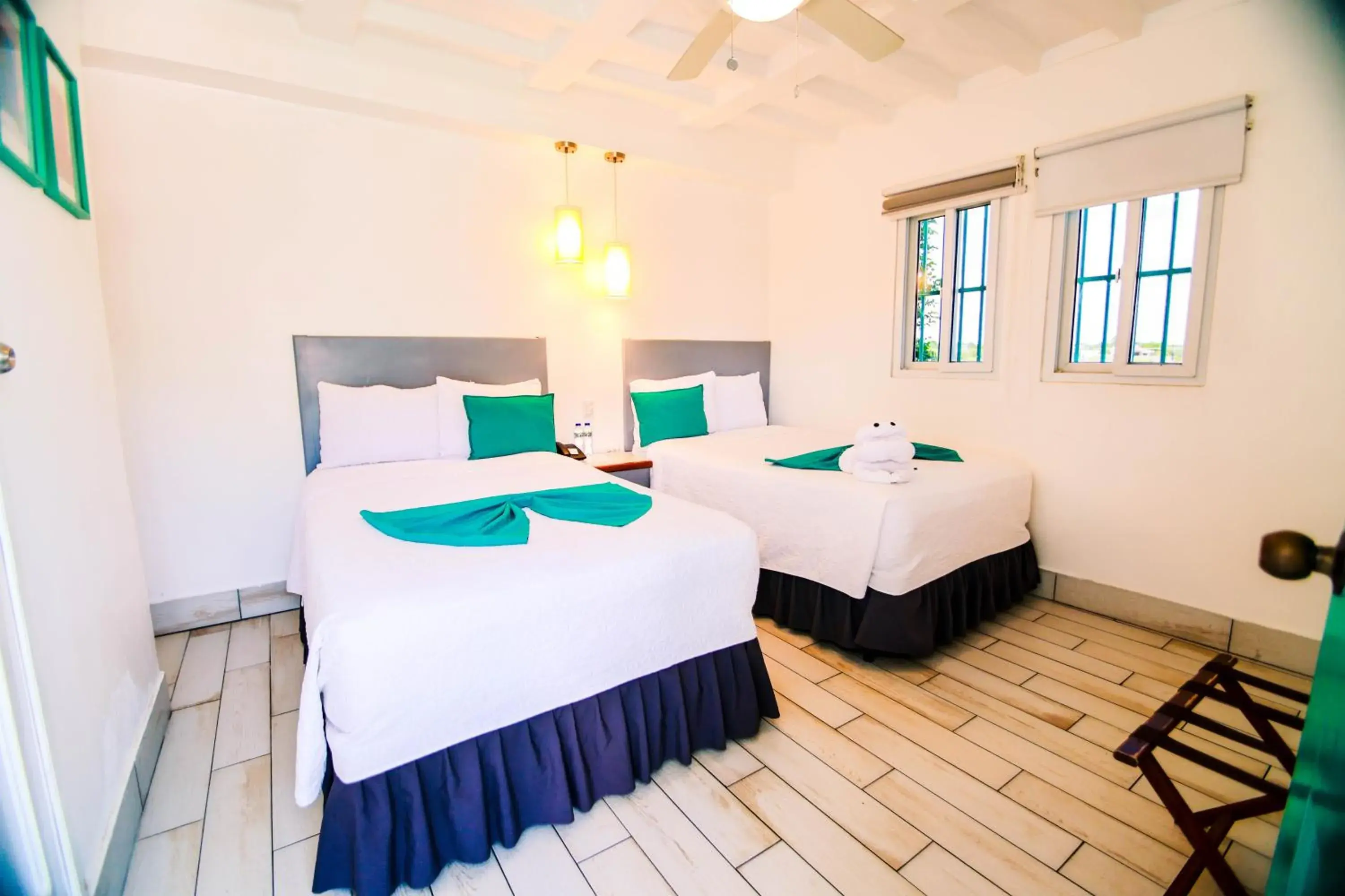 Double Room with Lake View in Hotel Casa Turquesa Double Room with Lake View in Hotel Casa Turquesa