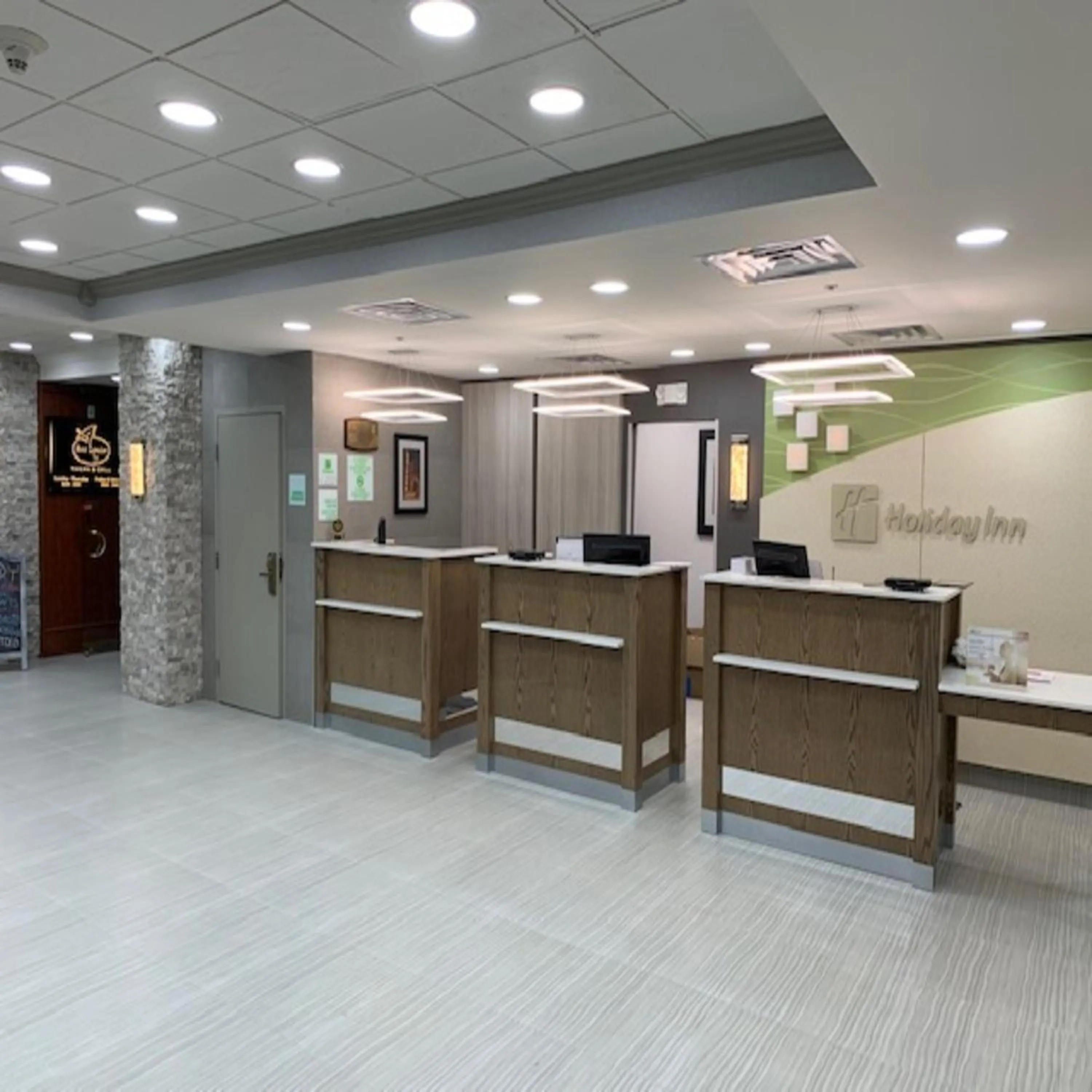 Property building in Holiday Inn Chicago North Shore by IHG
