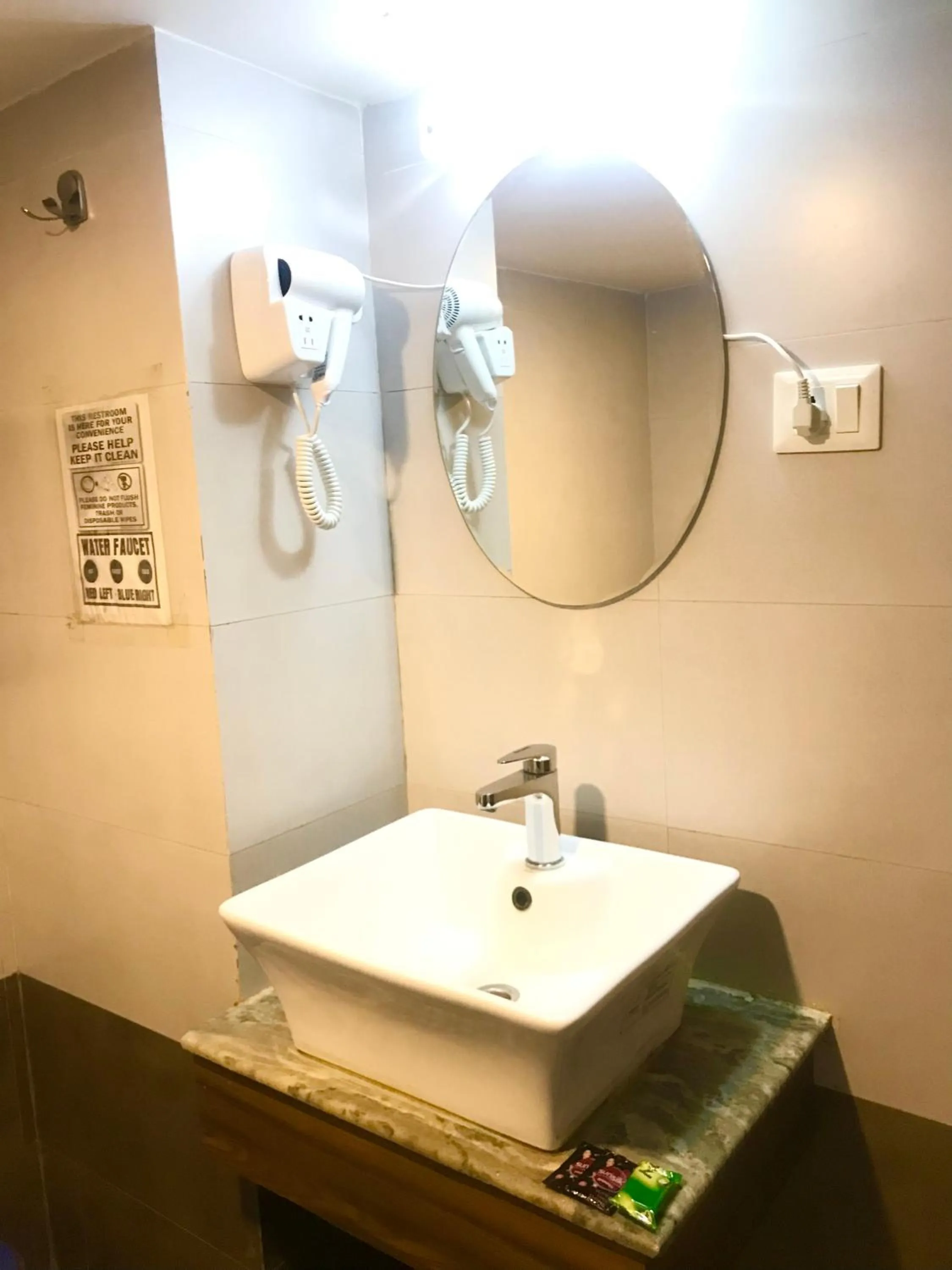 Shower in Shiva Guest House