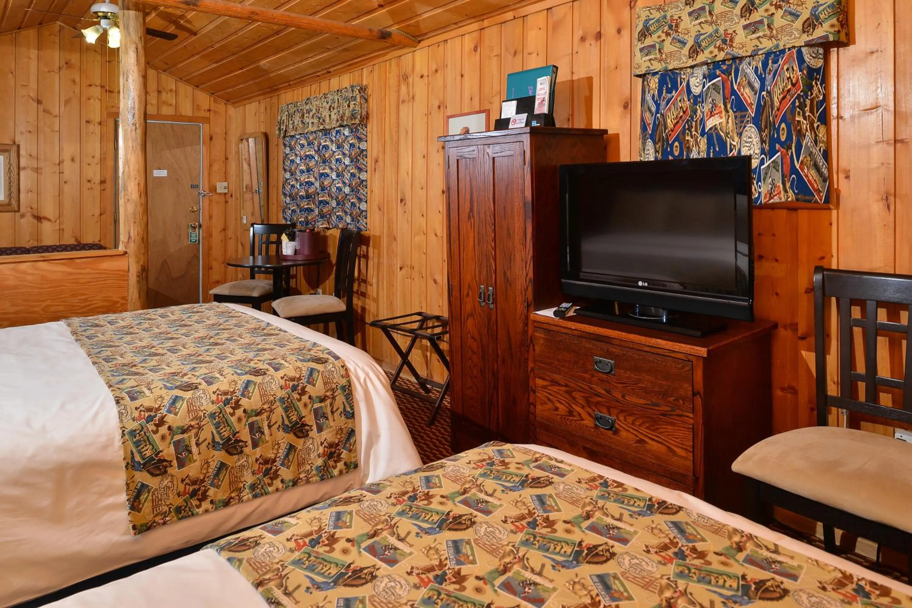 Bed in Buffalo Bill Cabin Village