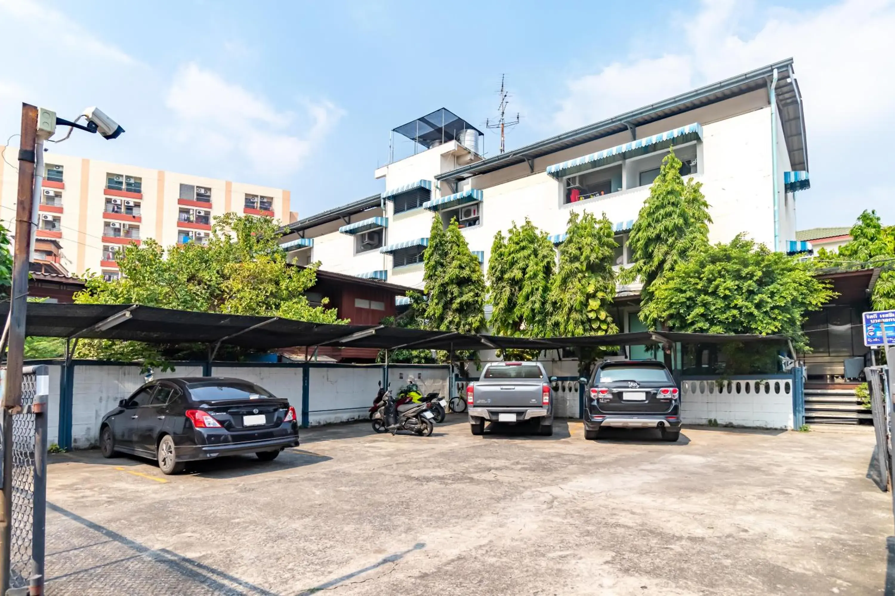 Property building in Riski Residence Bangkok-noi - Wasit Apartment Property building in Riski Residence Bangkok-noi - Wasit Apartment