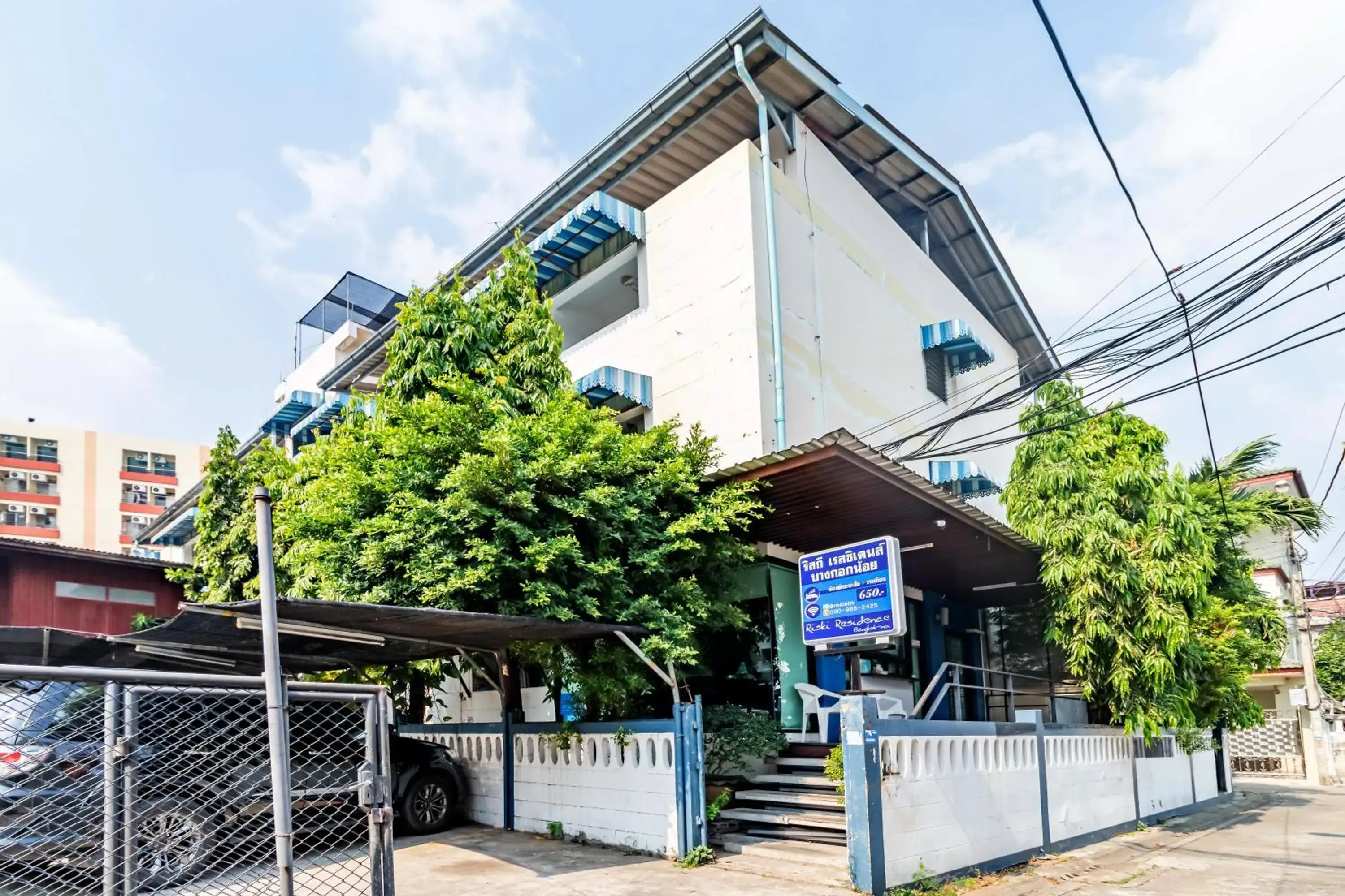 Property building in Riski Residence Bangkok-noi - Wasit Apartment Property building in Riski Residence Bangkok-noi - Wasit Apartment