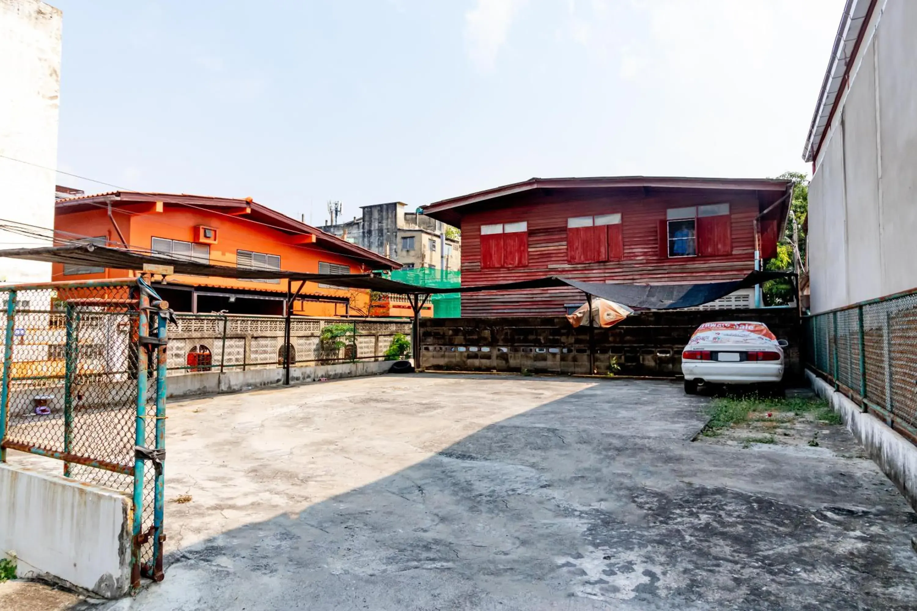 Property building in Riski Residence Bangkok-noi - Wasit Apartment Property building in Riski Residence Bangkok-noi - Wasit Apartment