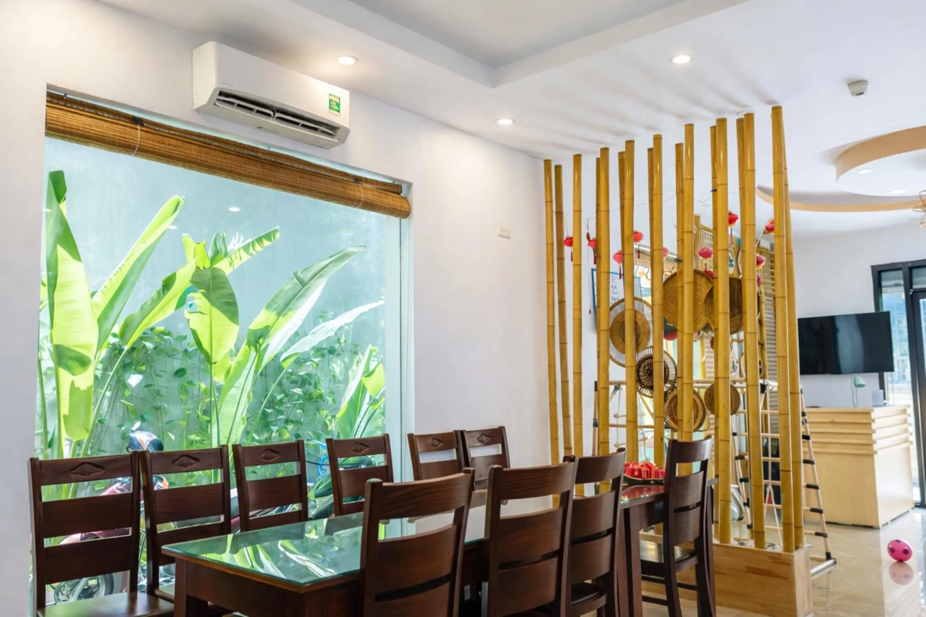 Restaurant/places to eat in O Zoli Home