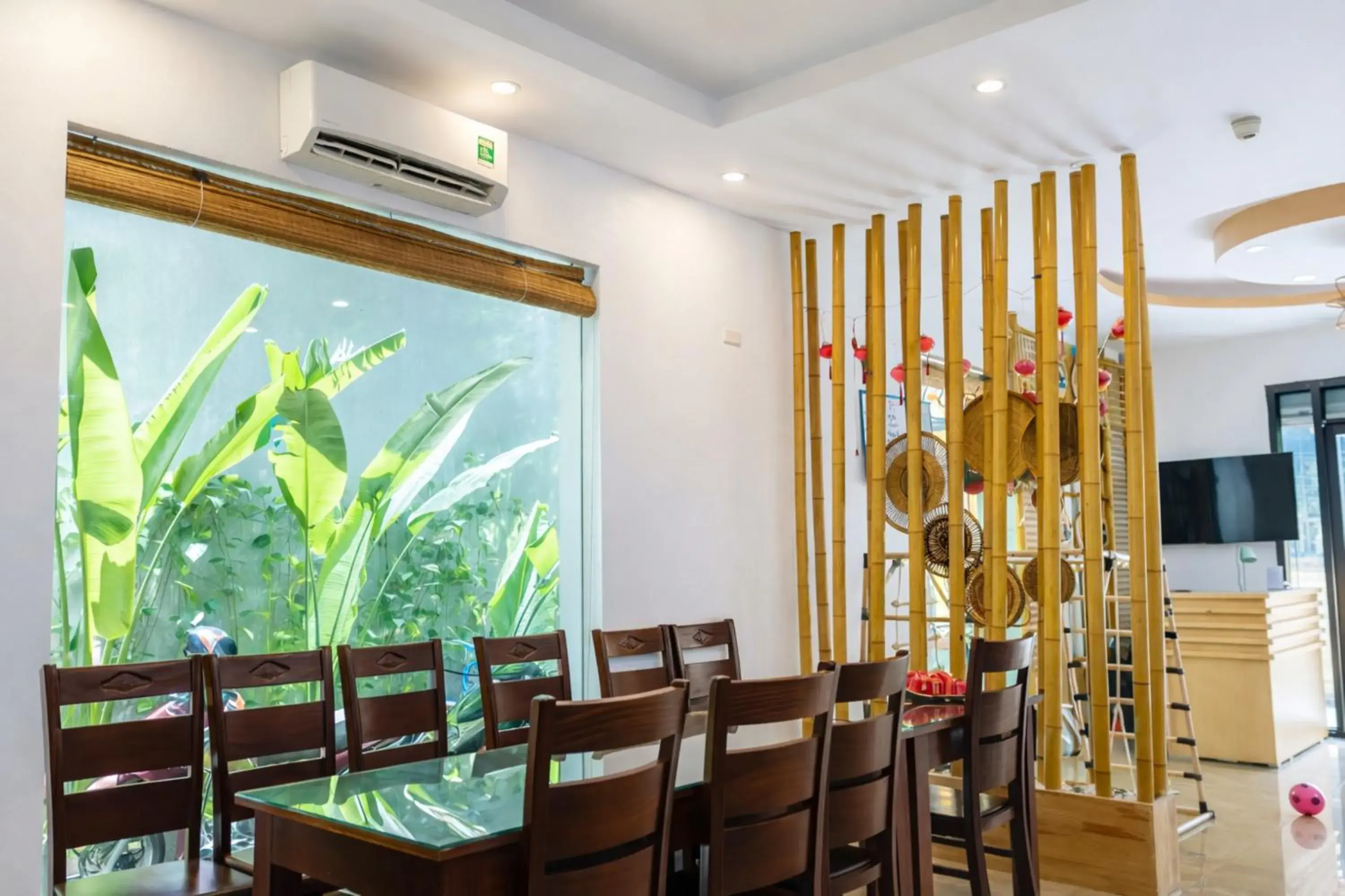 Restaurant/places to eat in O Zoli Home Restaurant/places to eat in O Zoli Home