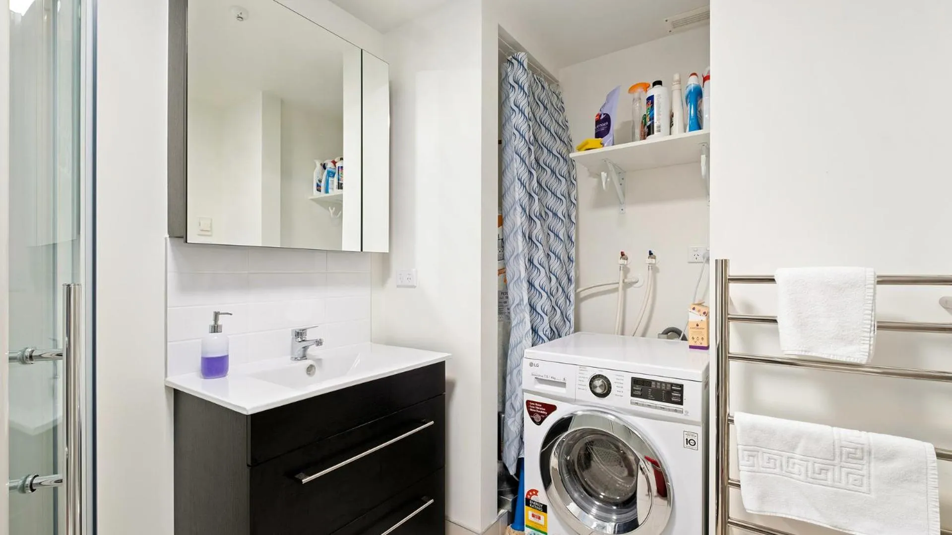 Bathroom in Residence du Lac by Staysouth