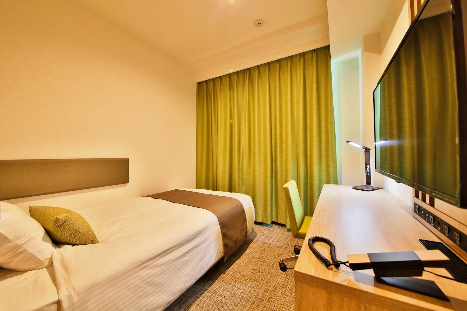 Photo of the whole room, Bed in Rembrandt Style Gotemba Komakado