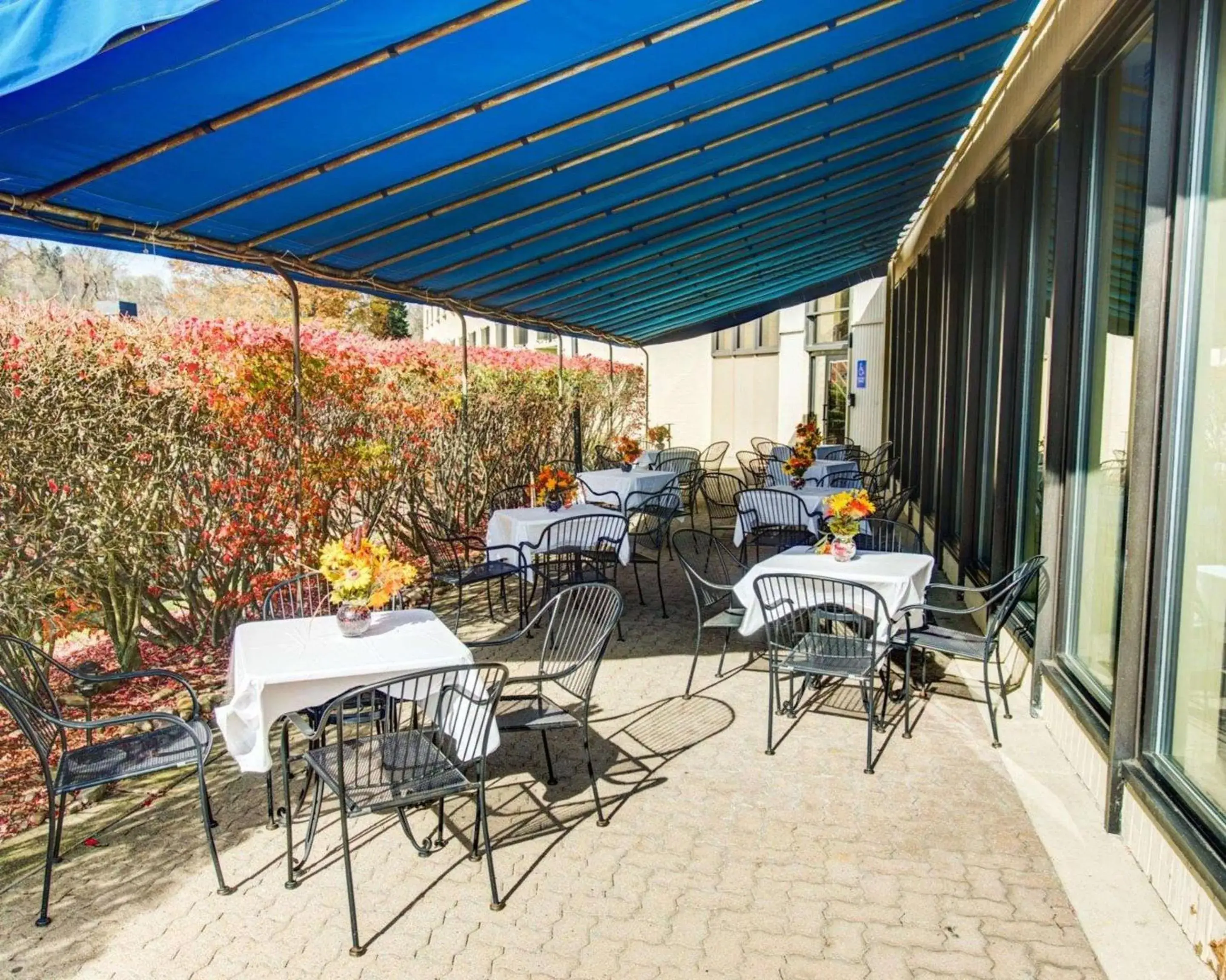 Property building in Comfort Inn Conference Center Pittsburgh Penn Hills Property building in Comfort Inn Conference Center Pittsburgh Penn Hills