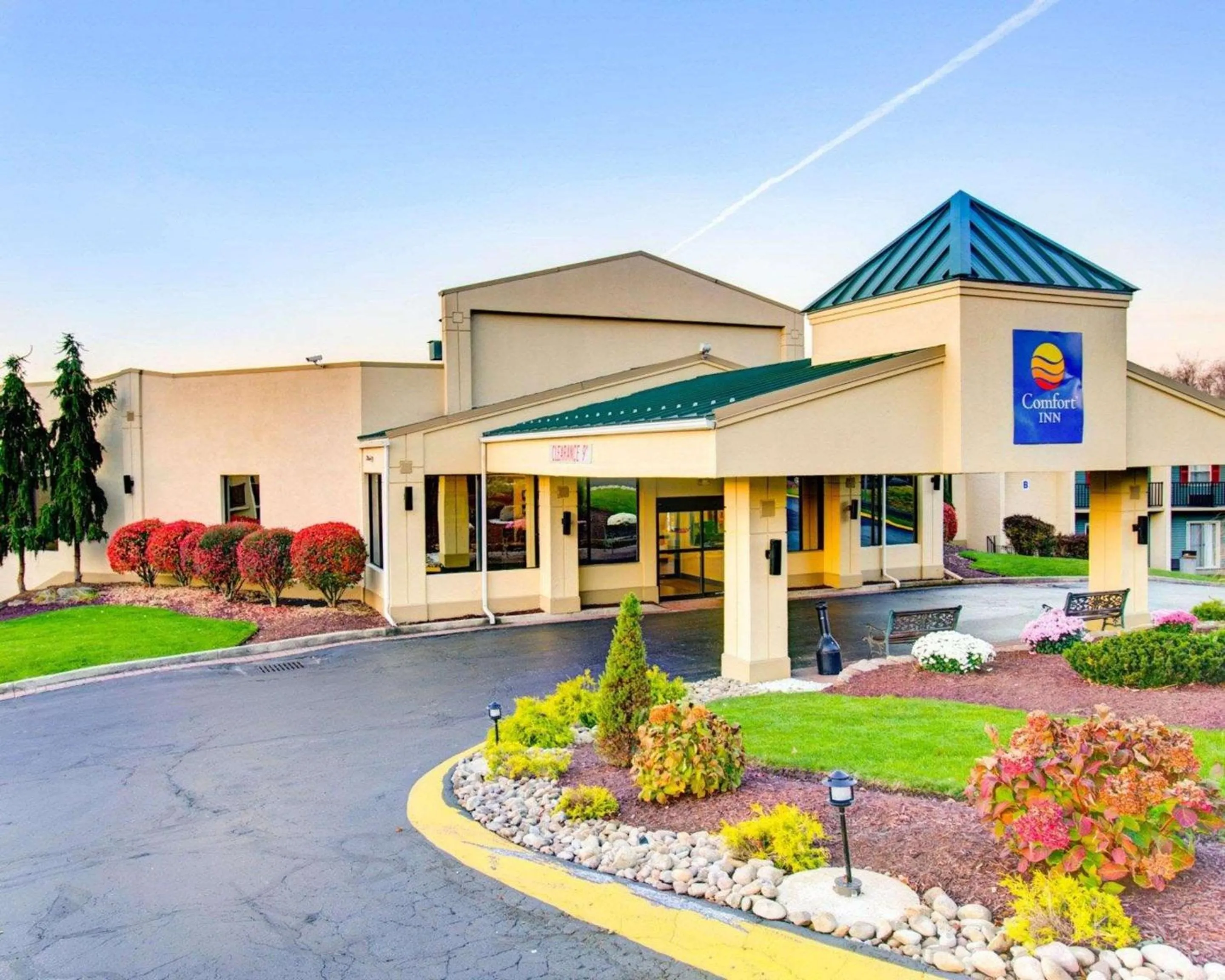 Property building in Comfort Inn Conference Center Pittsburgh Penn Hills