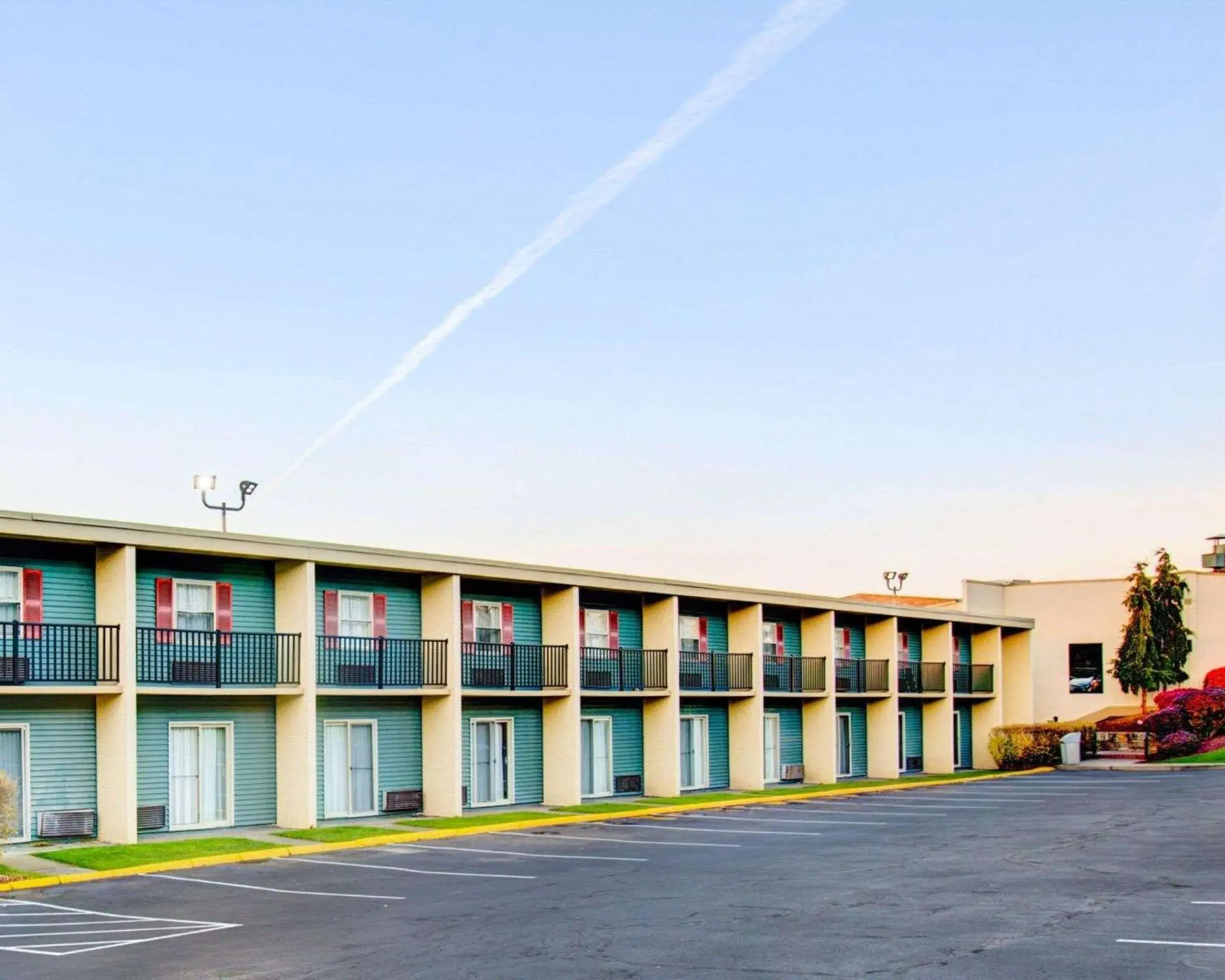 Property building in Comfort Inn Conference Center Pittsburgh Penn Hills Property building in Comfort Inn Conference Center Pittsburgh Penn Hills