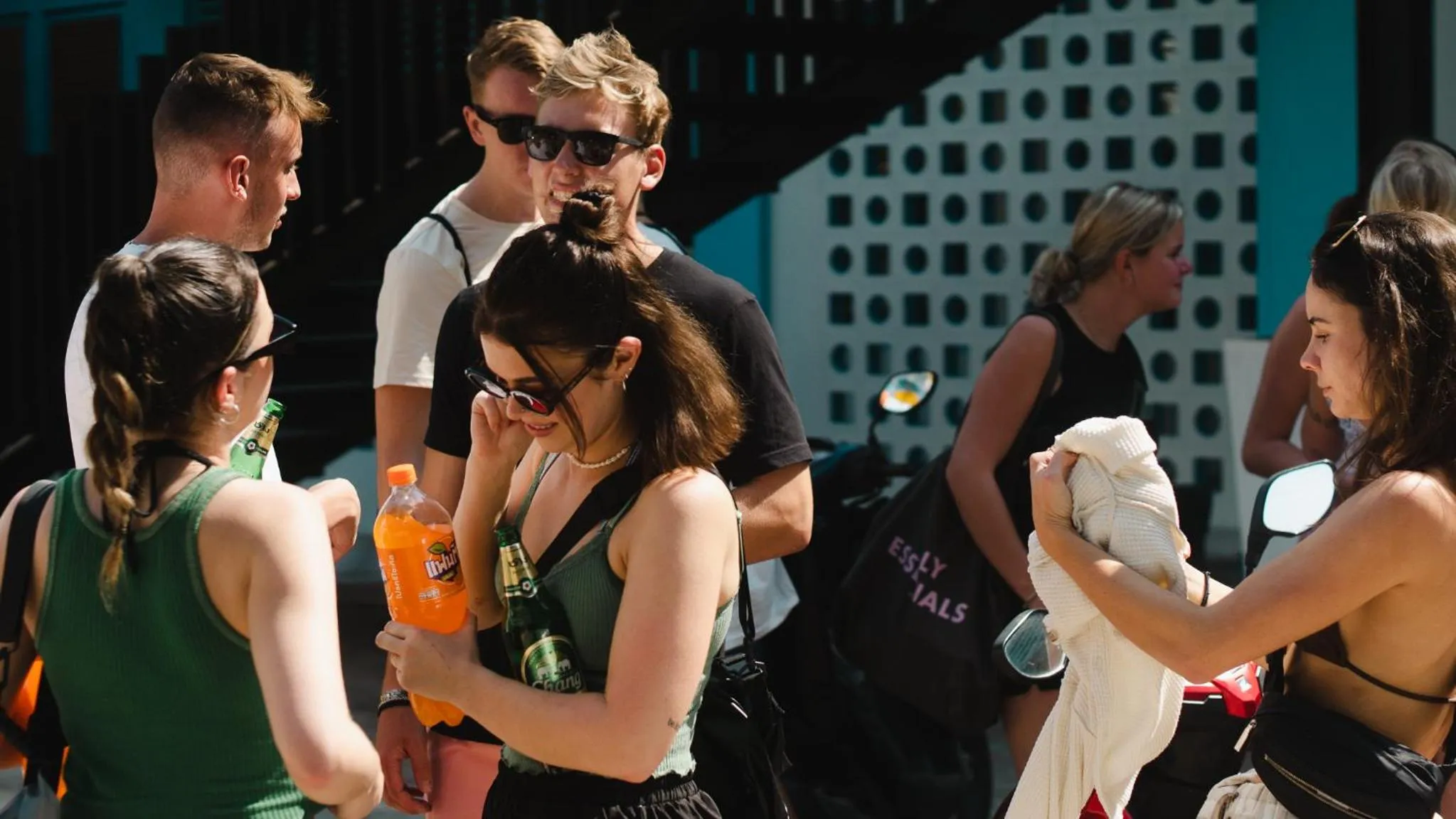 People in Bodega Pai