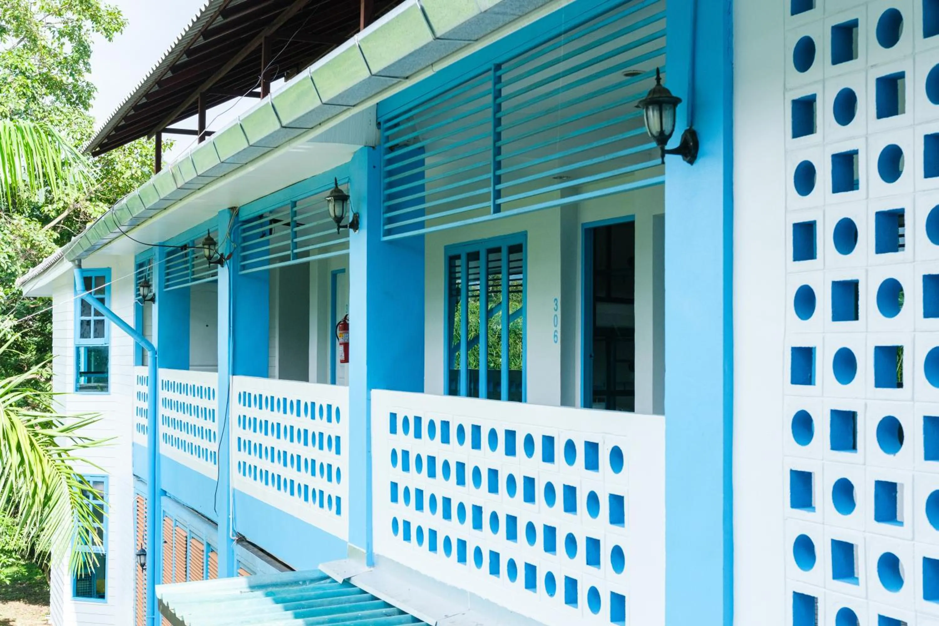 Property building in Bodega Pai