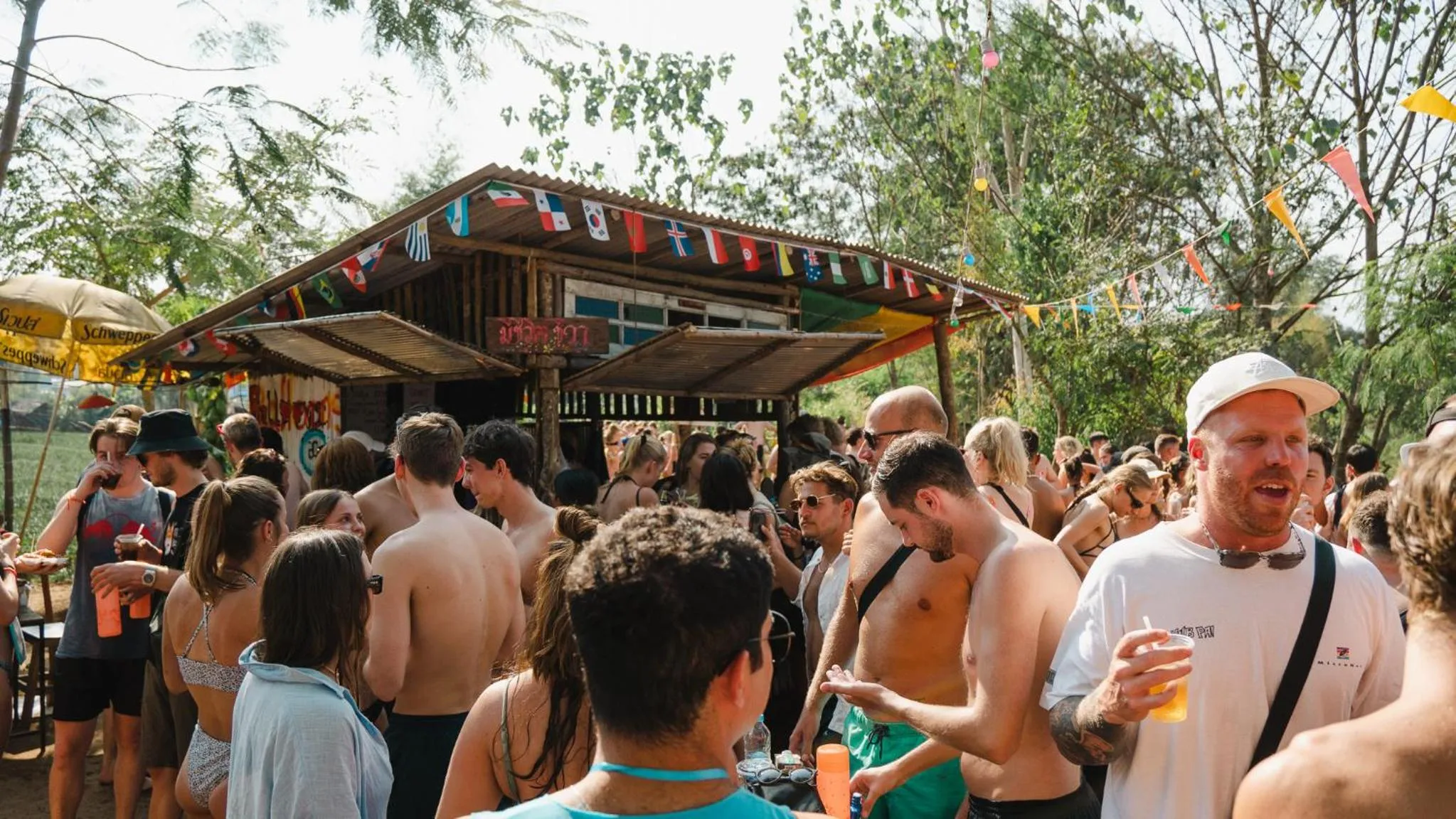 People in Bodega Pai