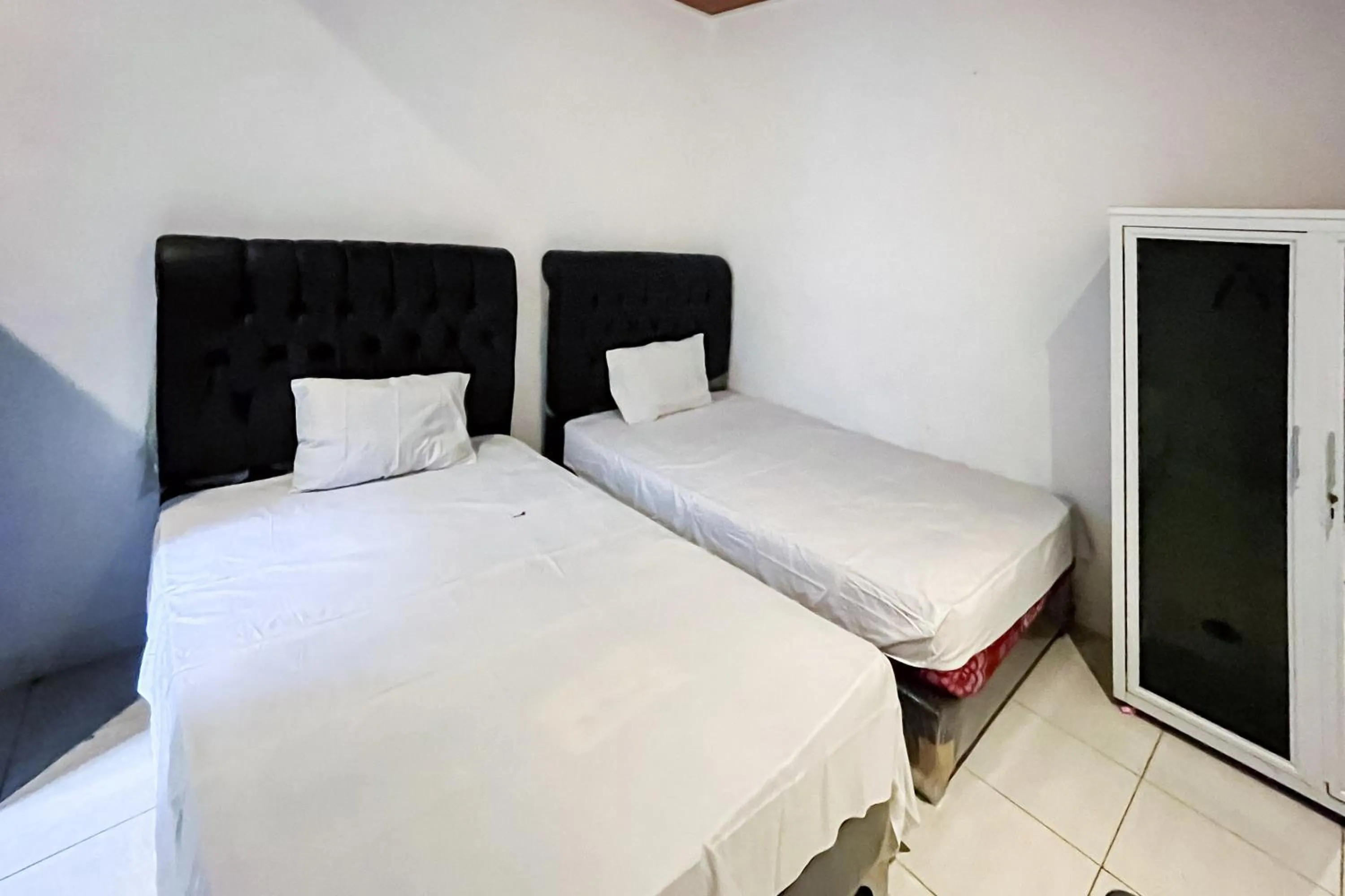 Standard Twin Room in Kostel 99 Pangkal Pinang RedPartner