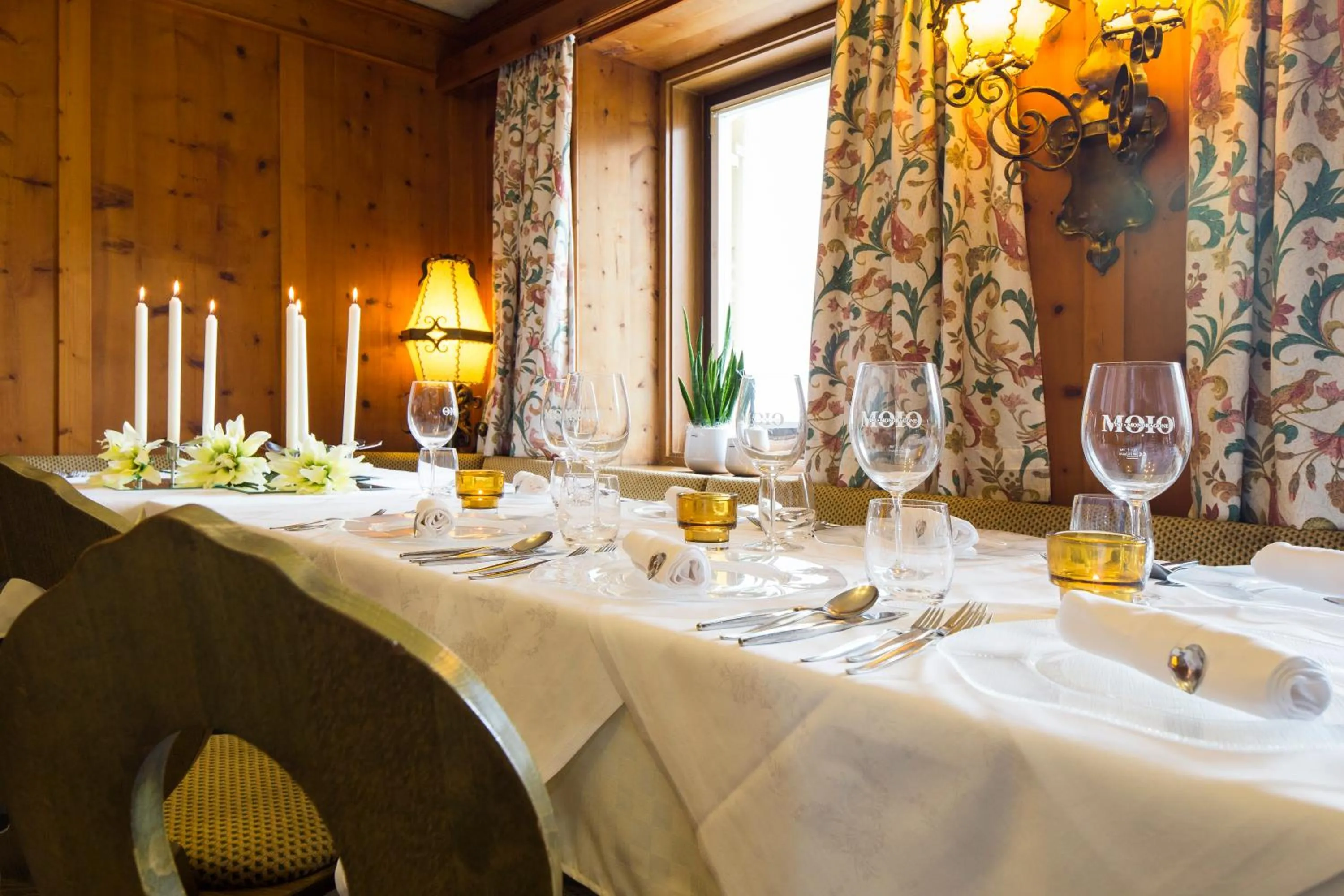 Restaurant/places to eat in Hotel Chalet Olympia