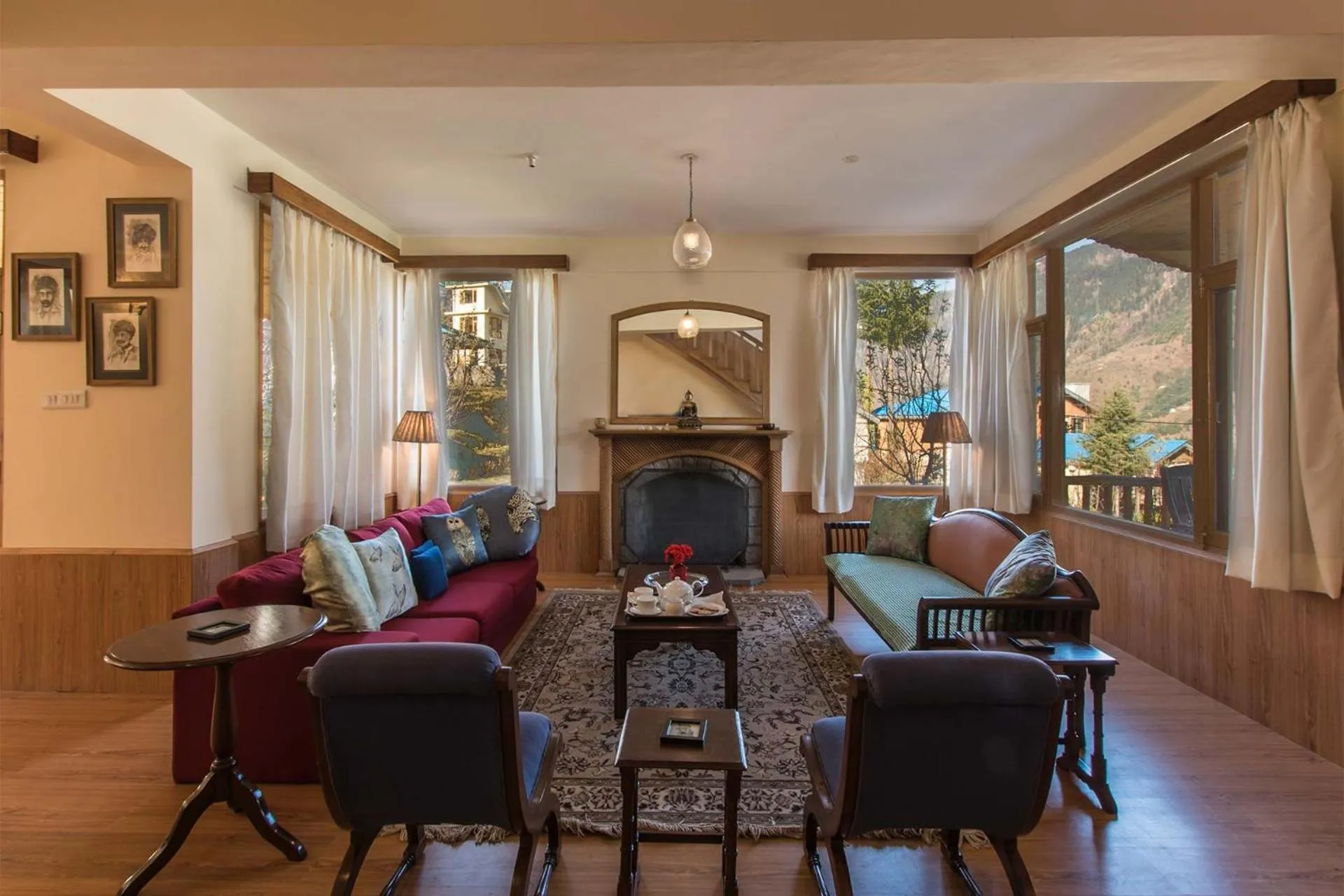 Living room in StayVista at Jodhpur House - 3 BR Pet friendly Villa amidst Apple, Pear and Cherry Orchards in Manali