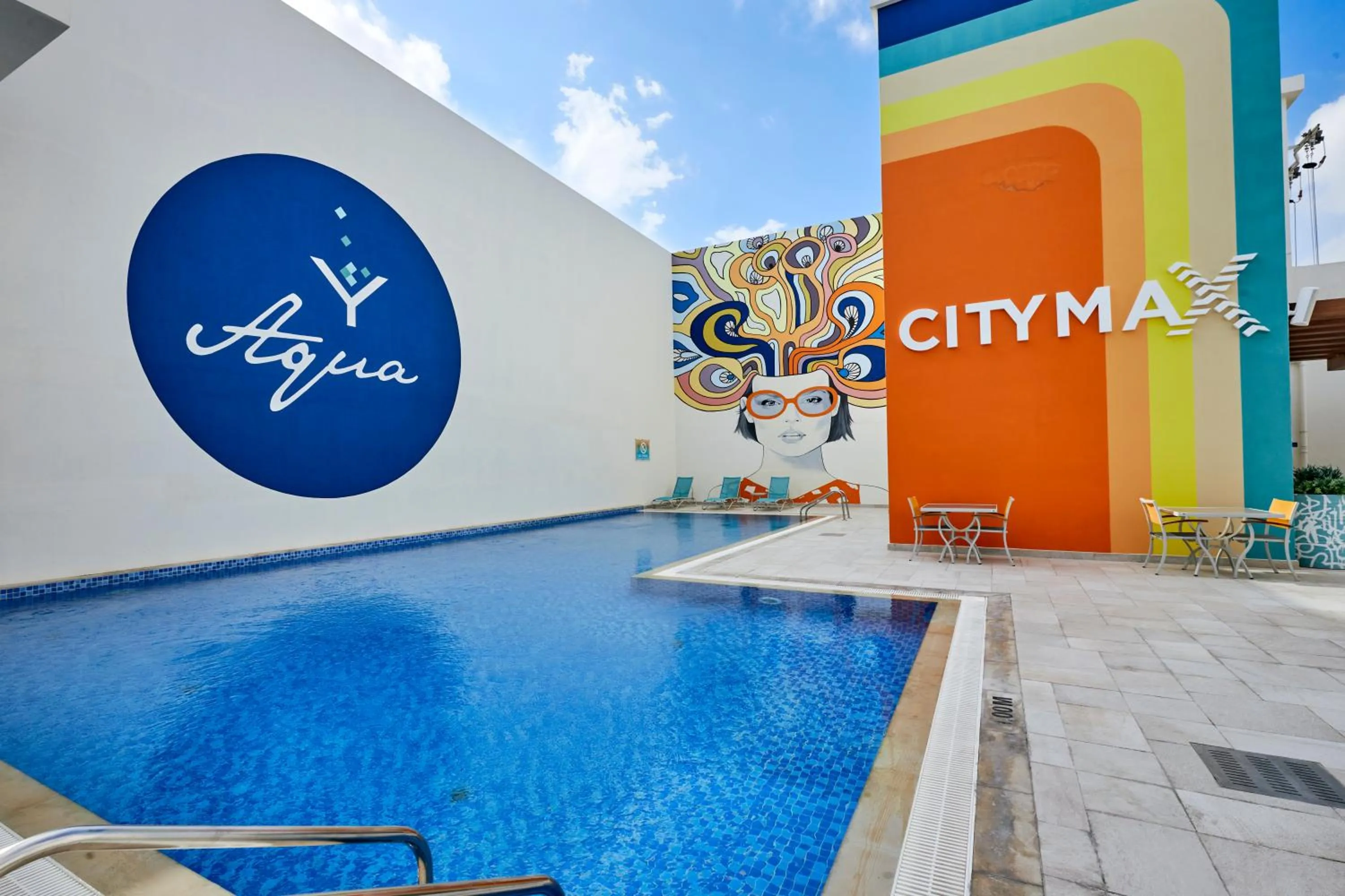 Swimming pool in Citymax Hotel Business Bay