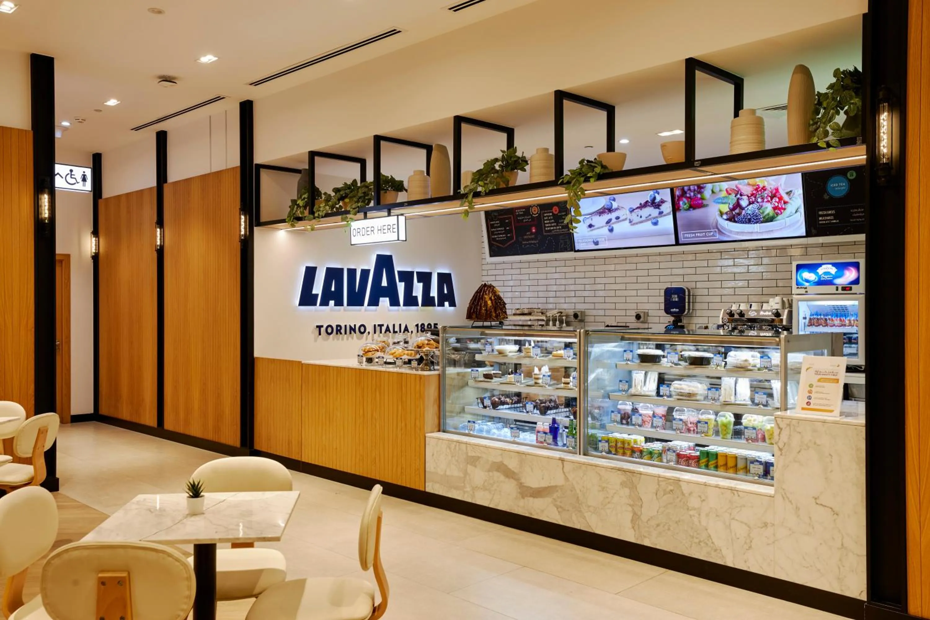 Restaurant/places to eat in Citymax Hotel Business Bay