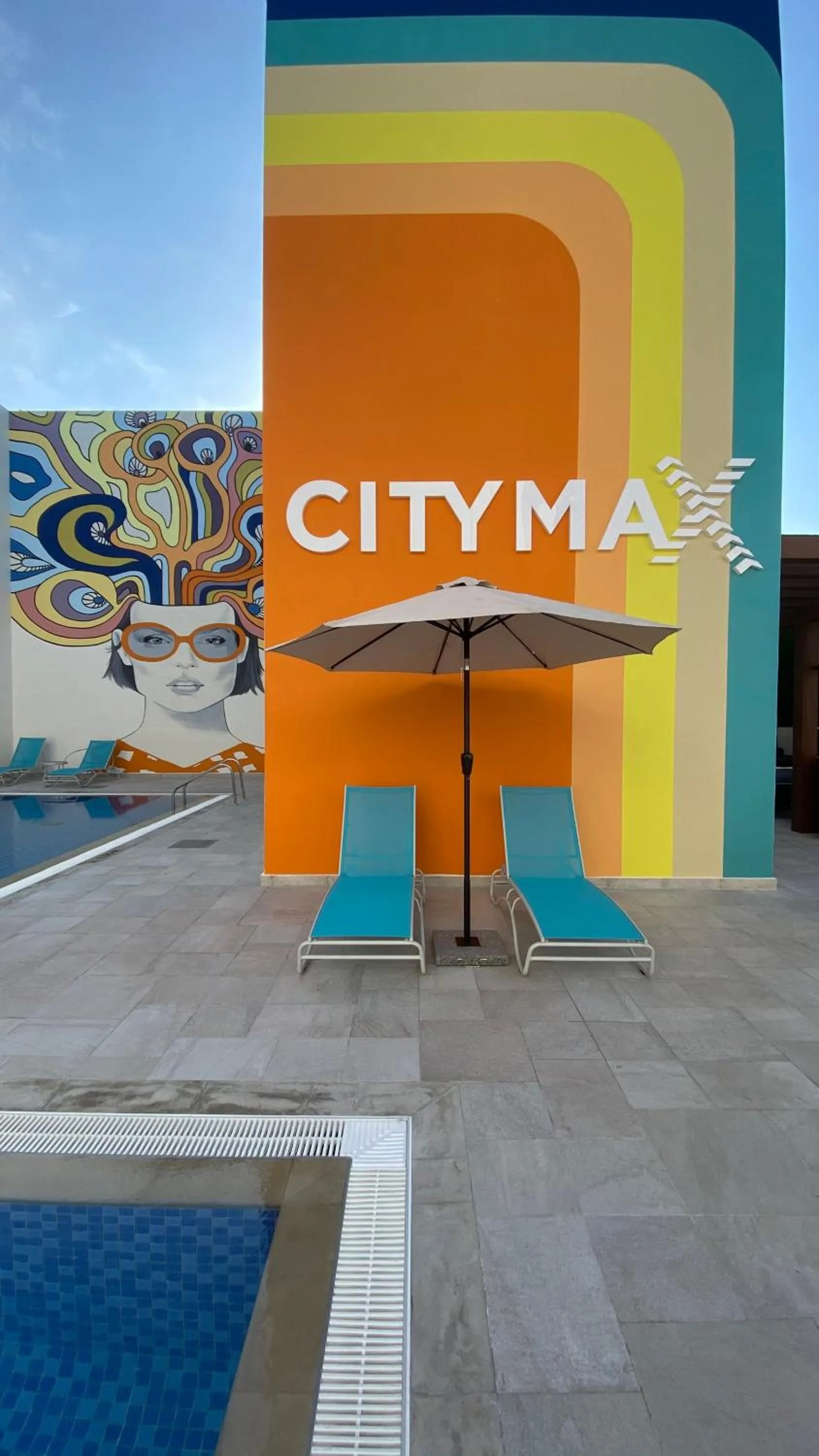 Swimming pool in Citymax Hotel Business Bay