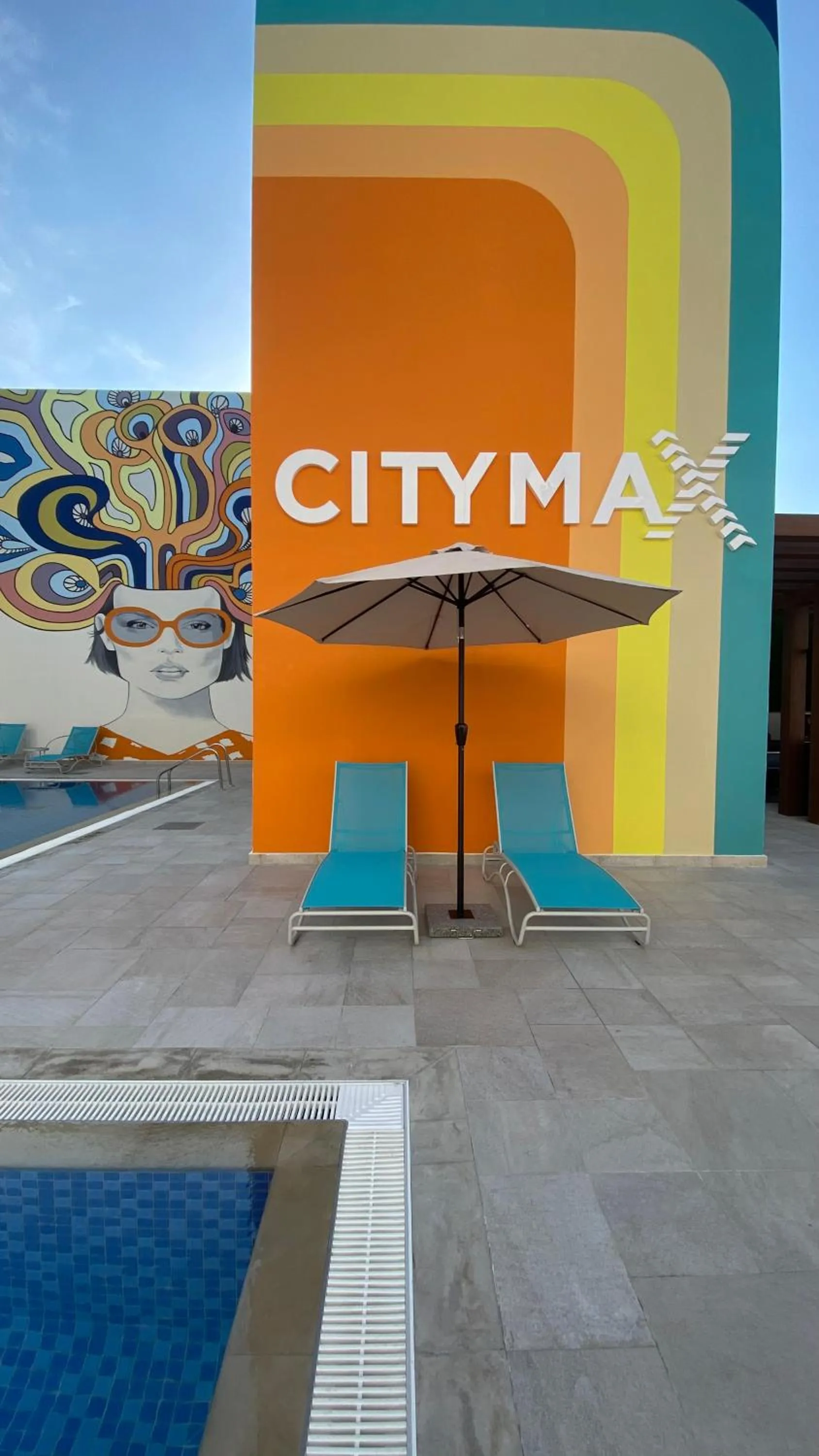 Swimming pool in Citymax Hotel Business Bay