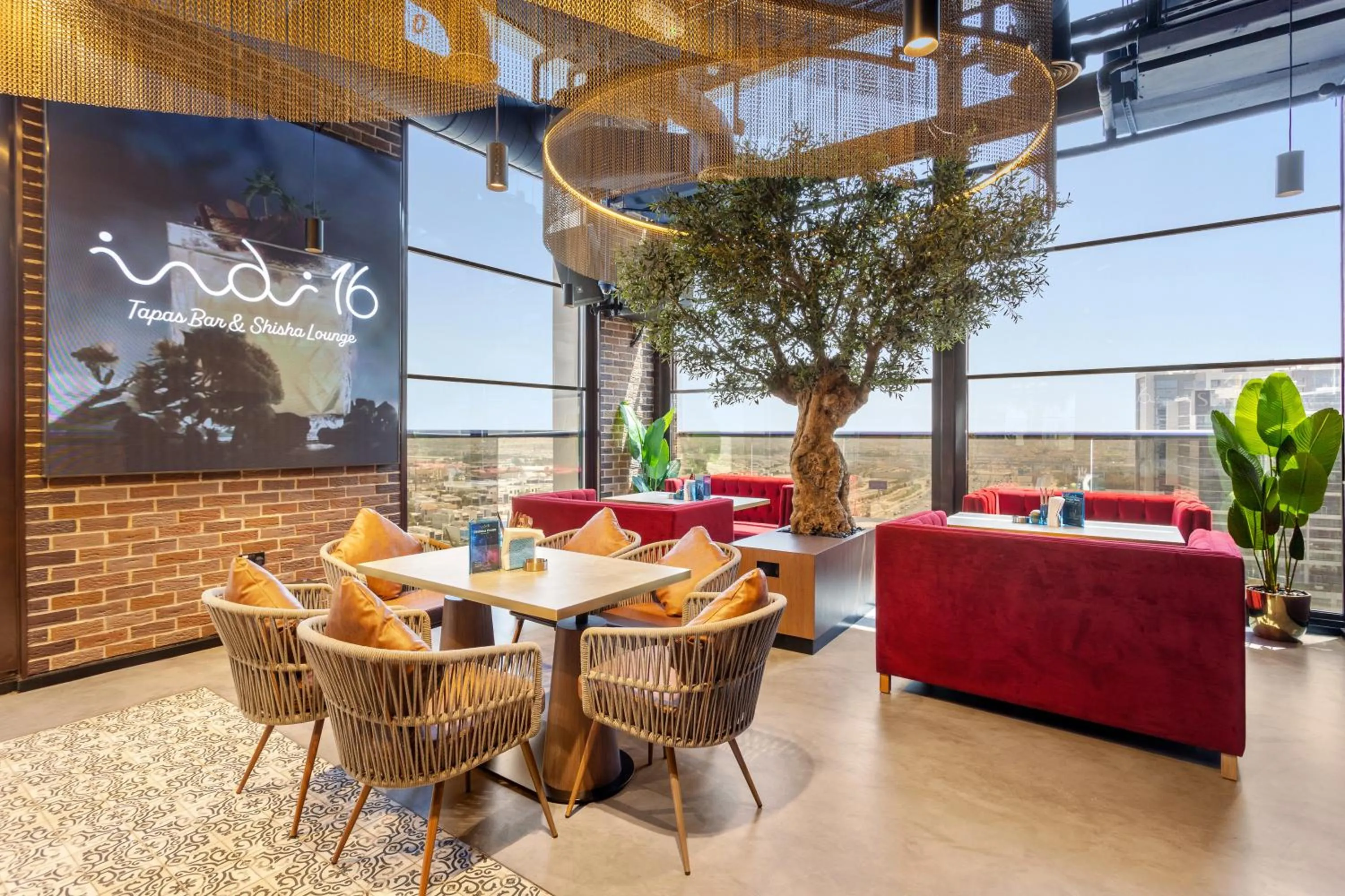 Restaurant/places to eat in Citymax Hotel Business Bay