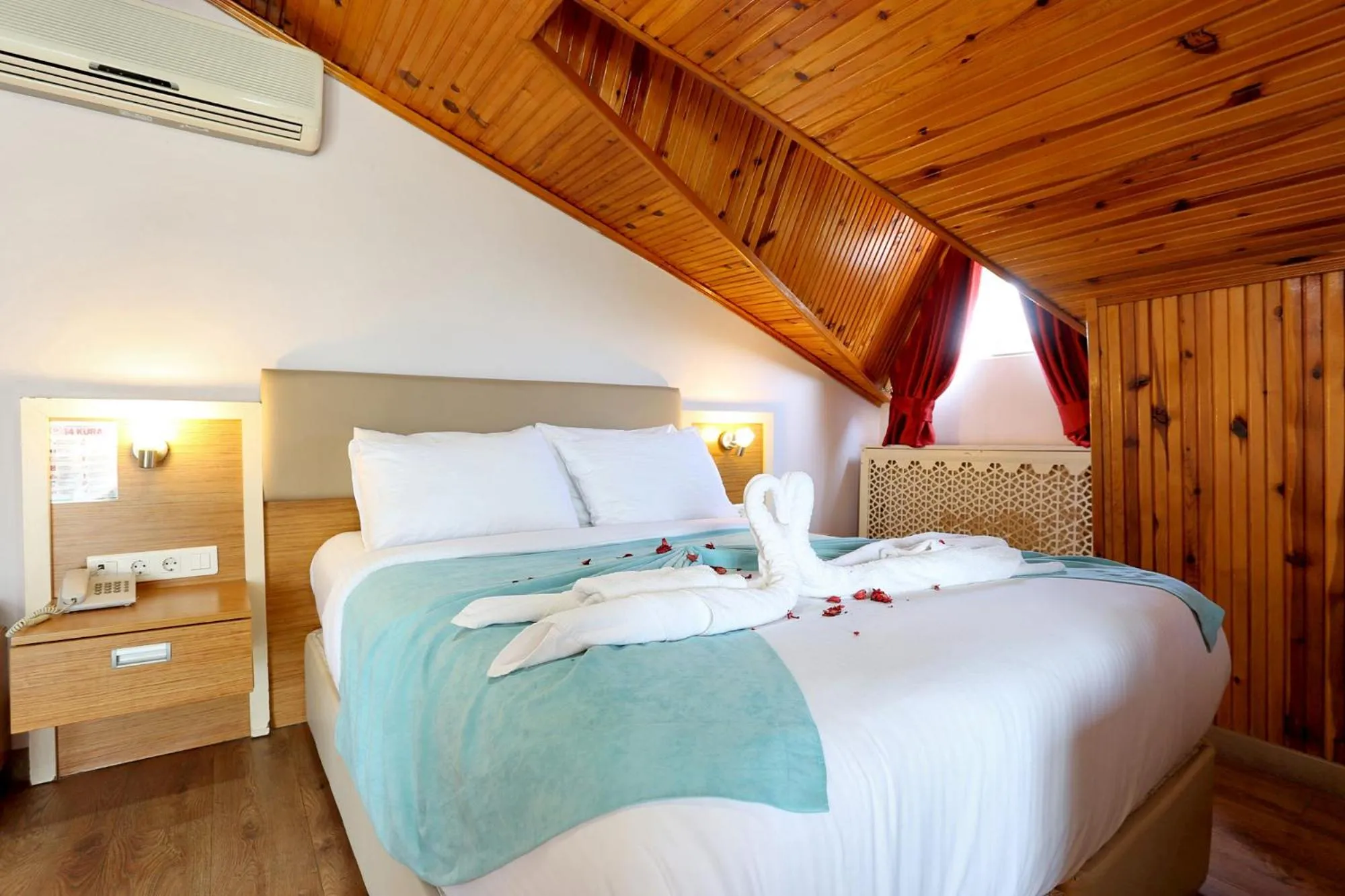 Bed in Turkuaz Hotel