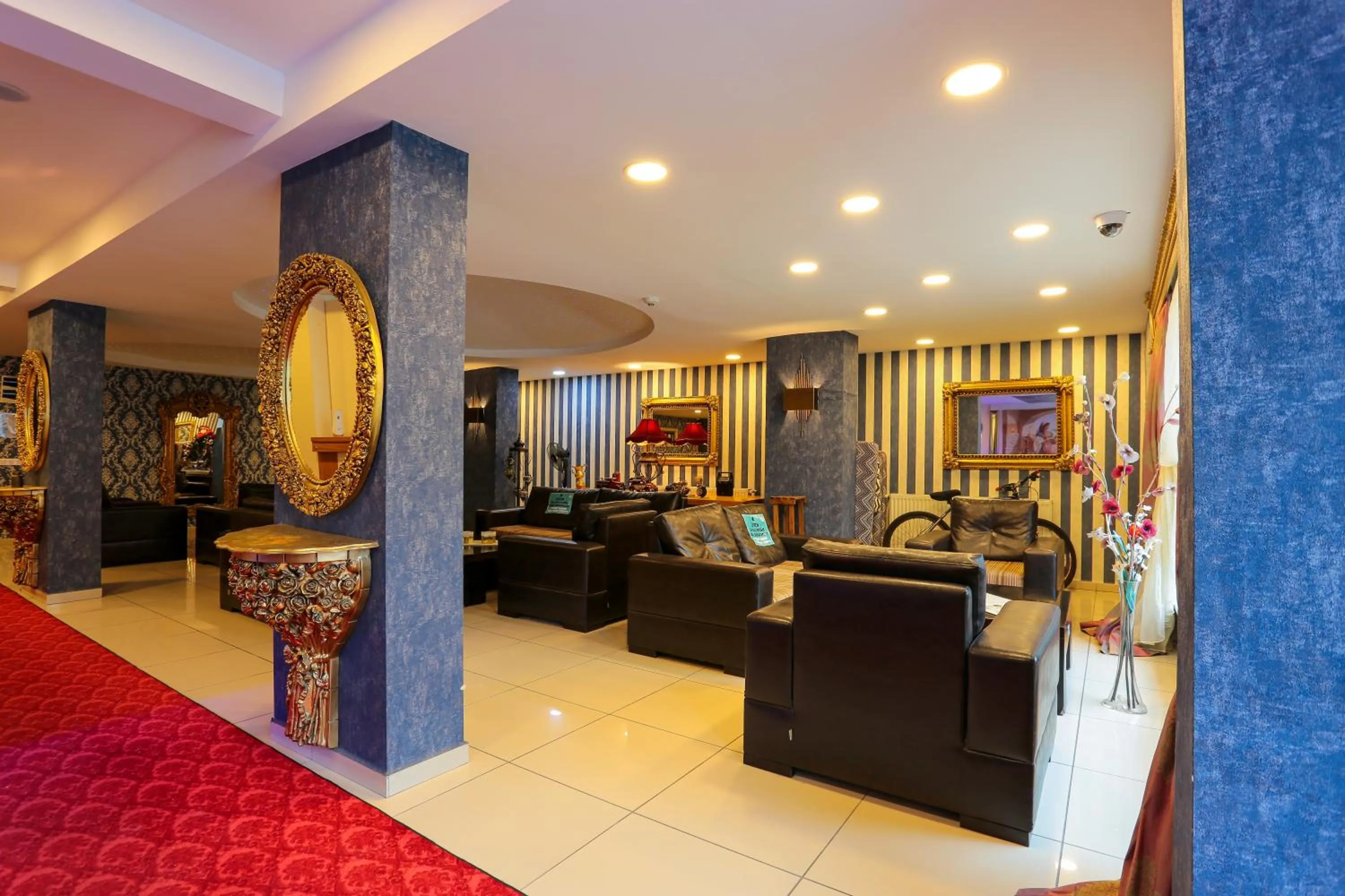 Living room in Turkuaz Hotel