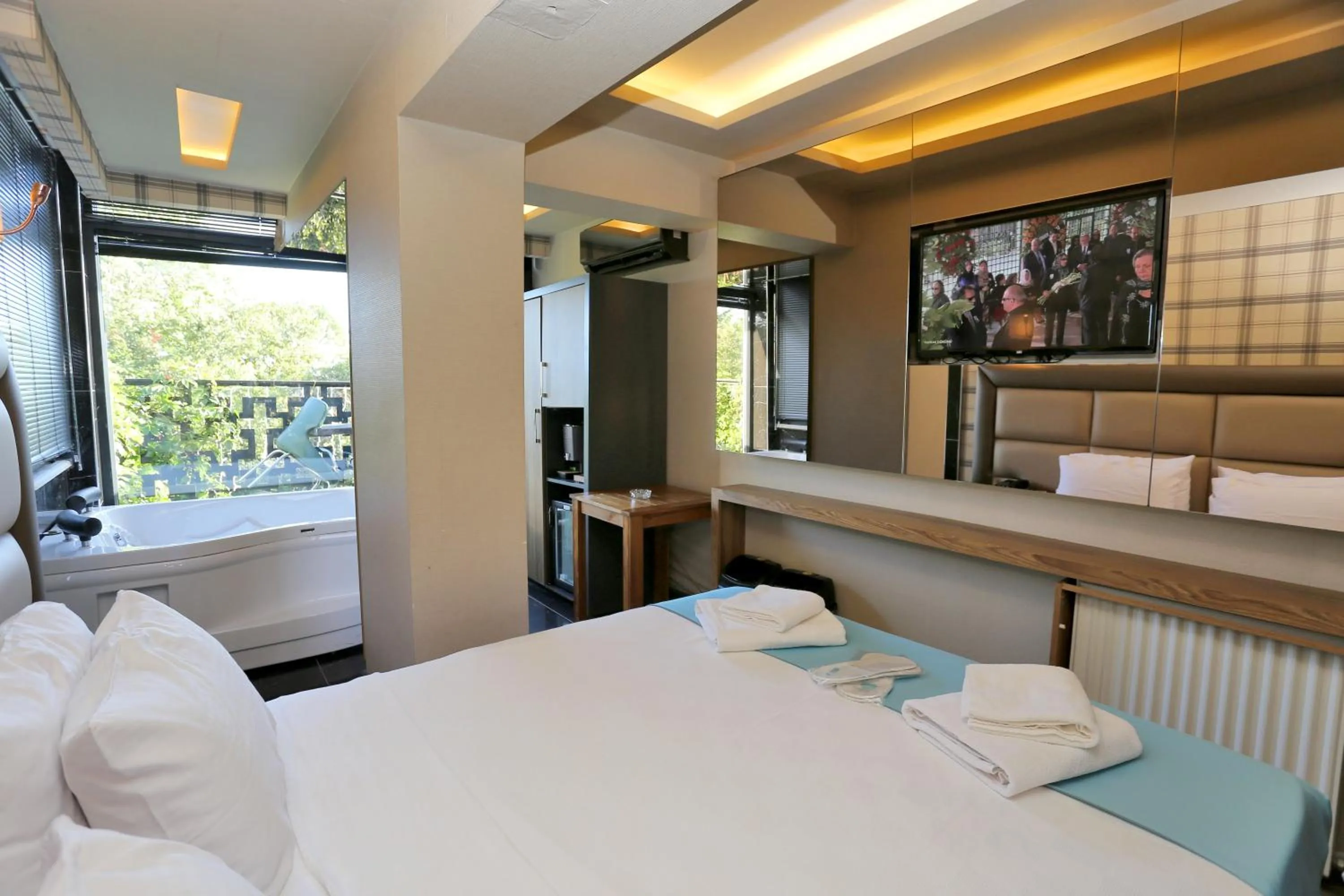 Photo of the whole room, Bed in Turkuaz Hotel