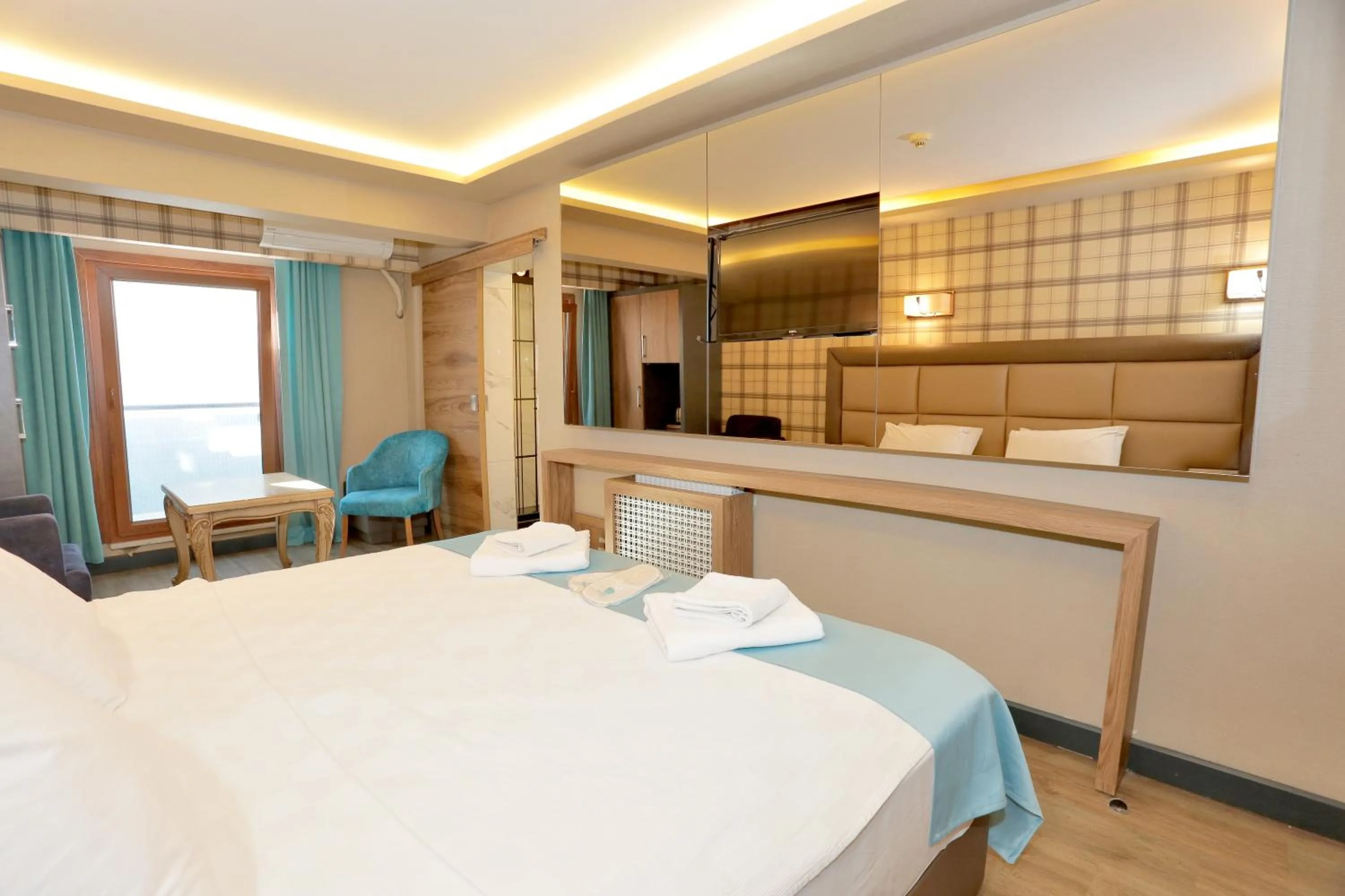 Bedroom, Bed in Turkuaz Hotel