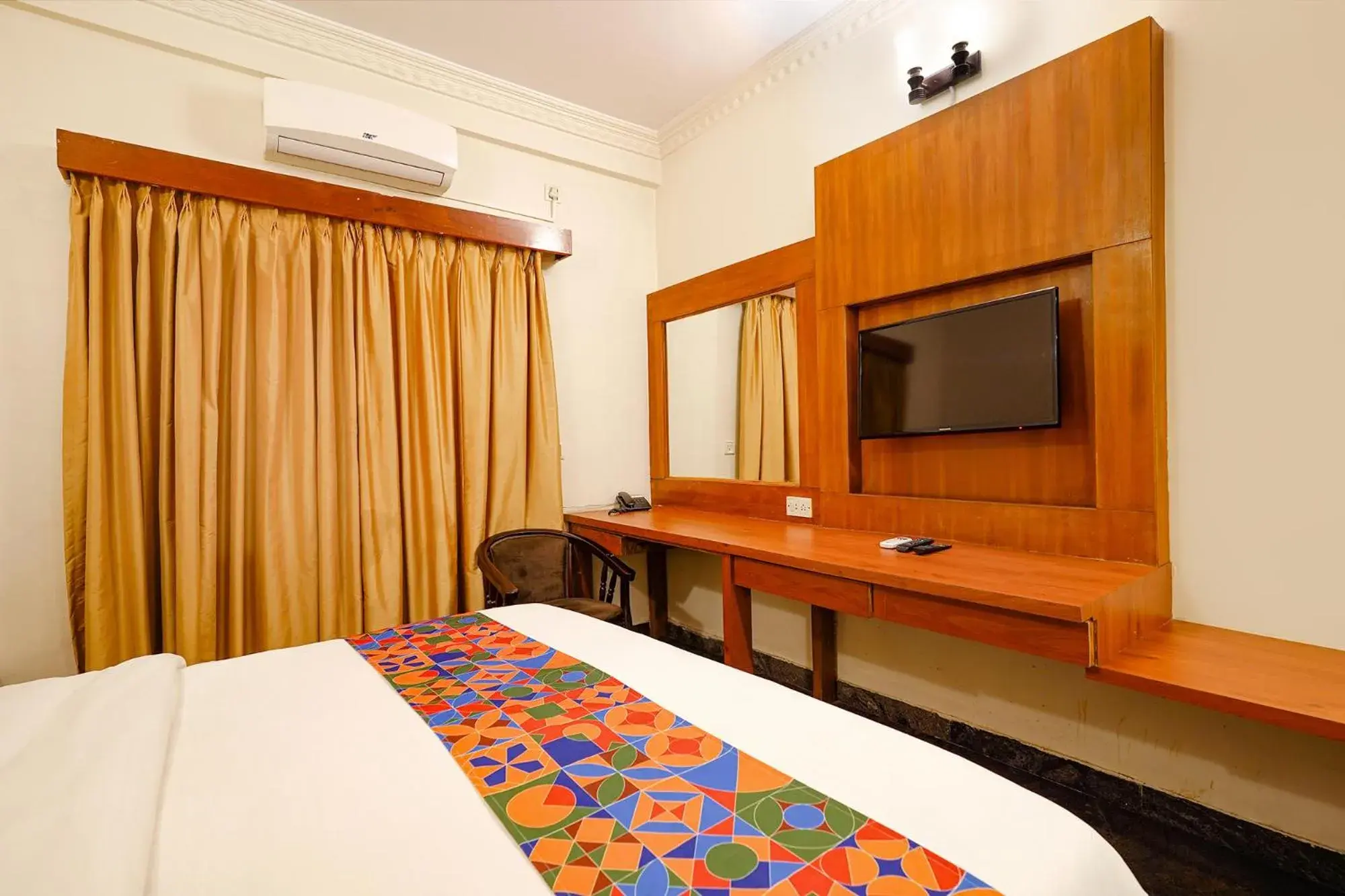 Bed in FabHotel Spiro Grand Bed in FabHotel Spiro Grand