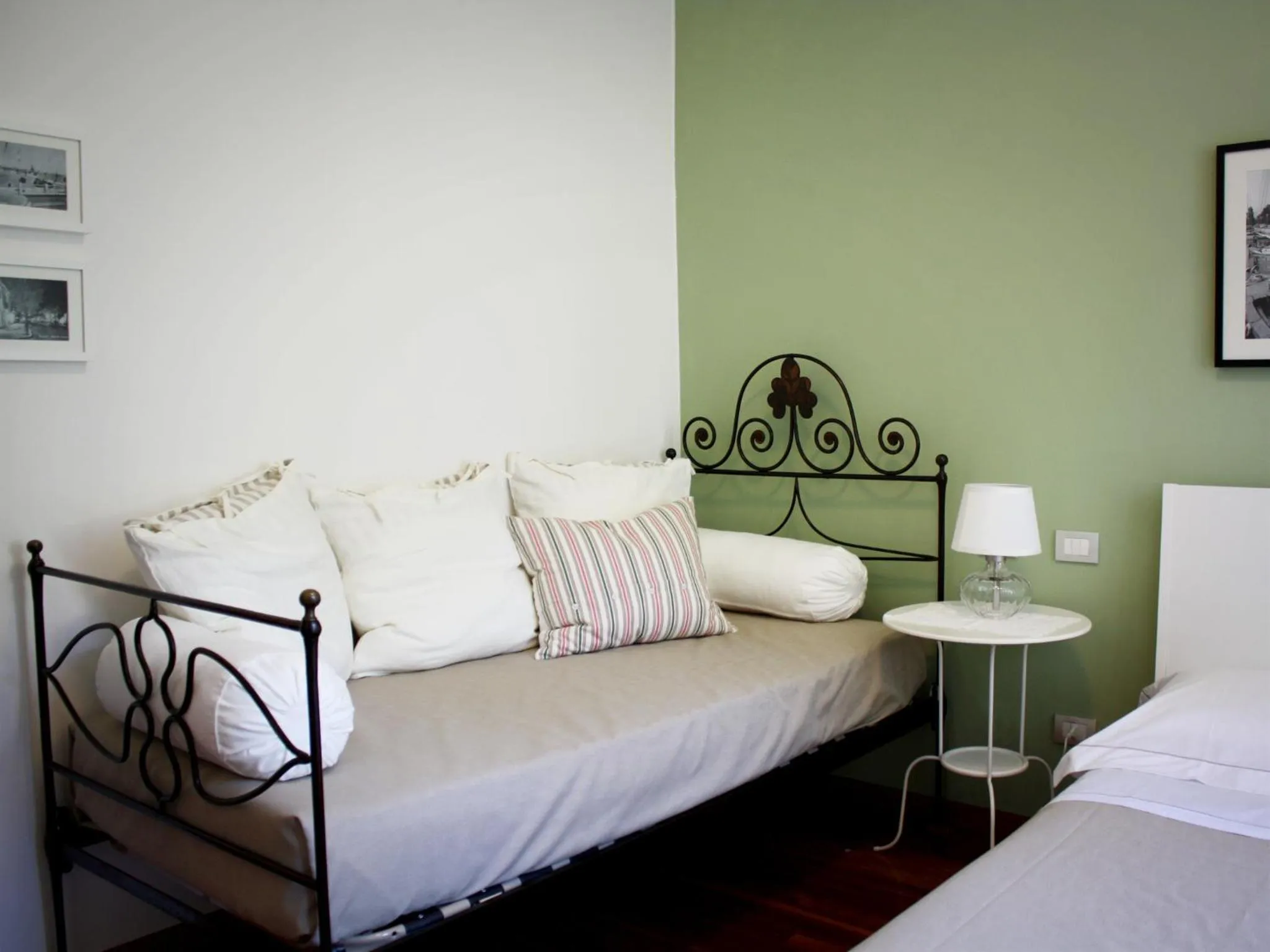 Decorative detail, Bed in Bed And Breakfast 22 Garibaldi Home