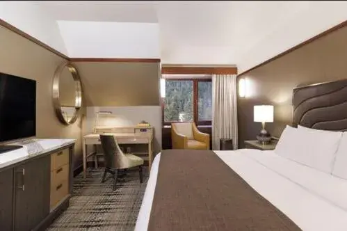 Bedroom, Bed in Alyeska Resort Bedroom, Bed in Alyeska Resort