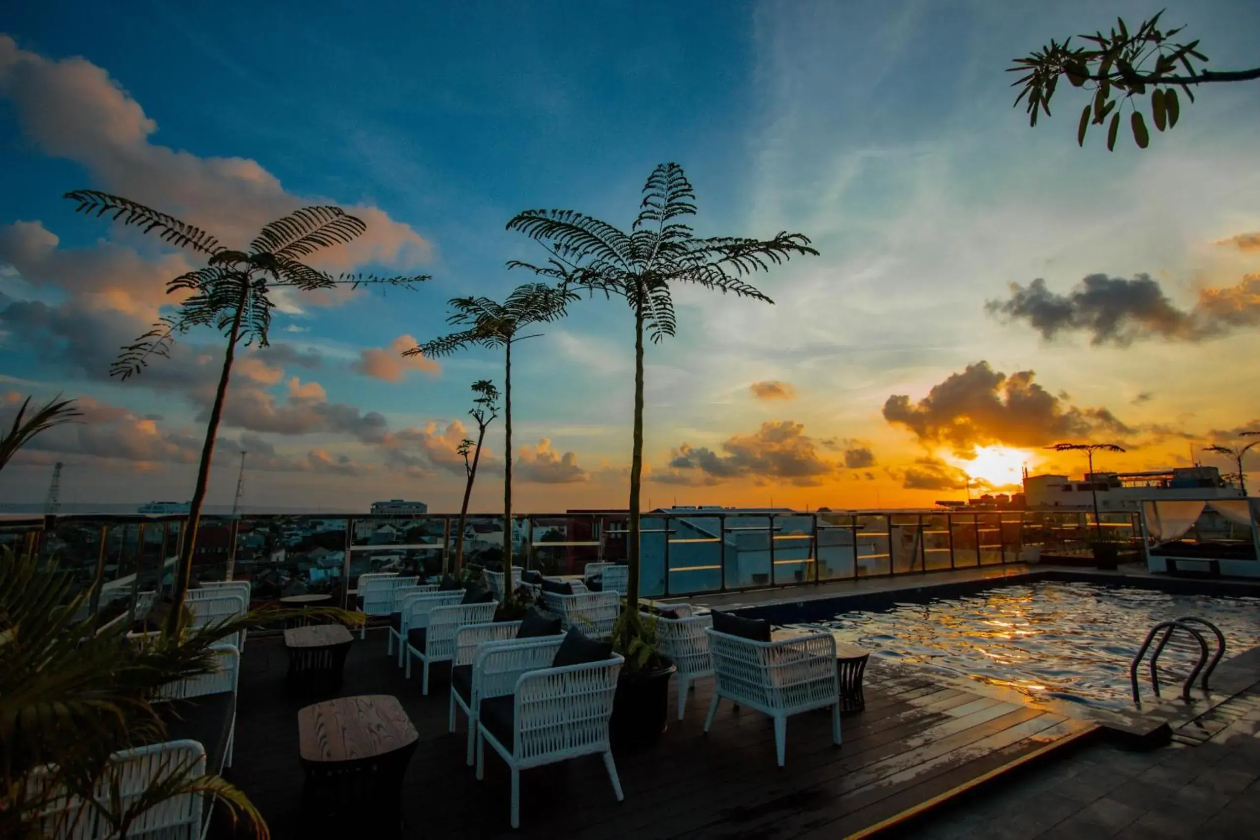 Swimming pool in Hotel FortunaGrande Malioboro Yogyakarta Swimming pool in Hotel FortunaGrande Malioboro Yogyakarta