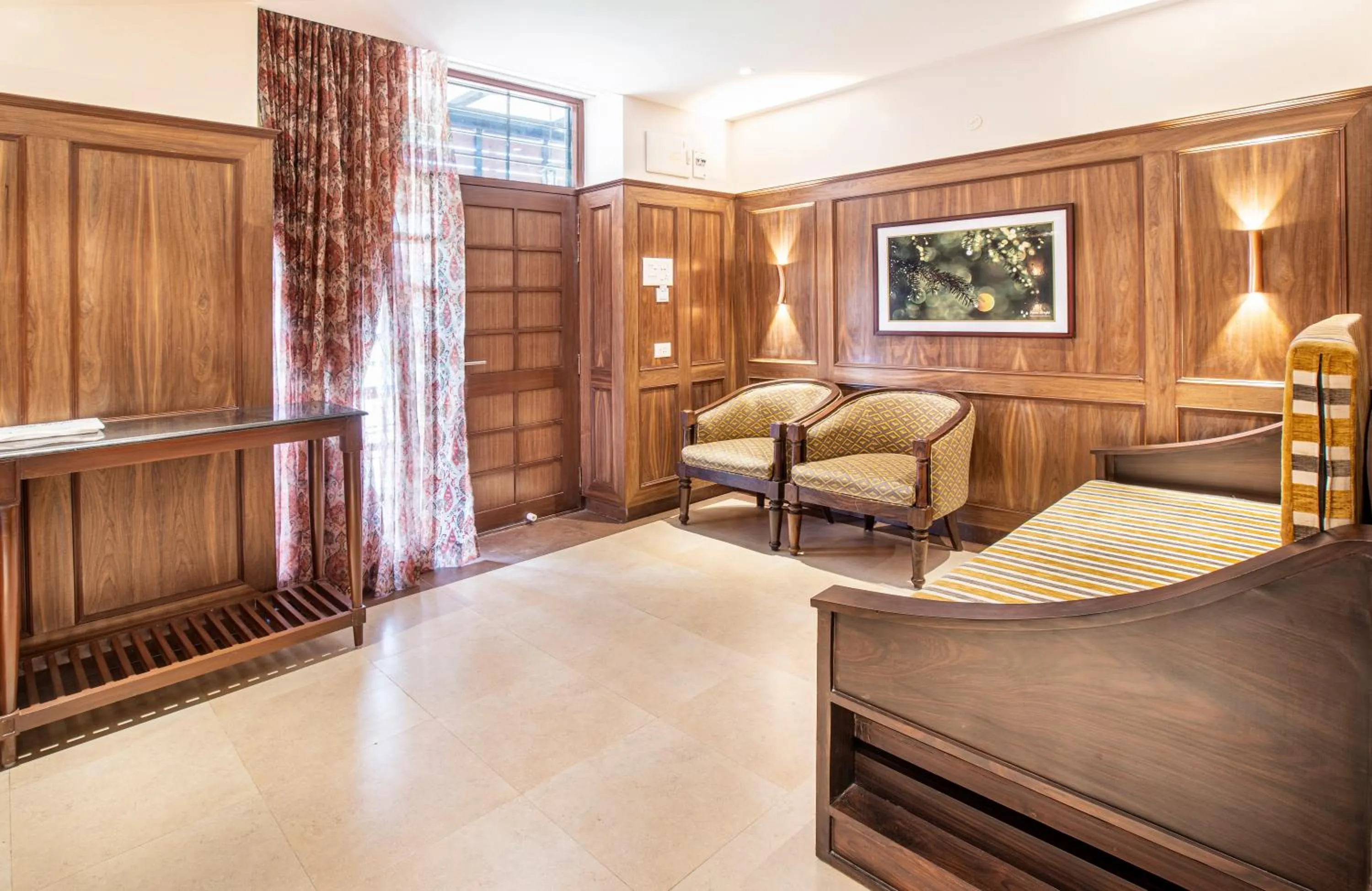 Bed in Hotel Raindrops