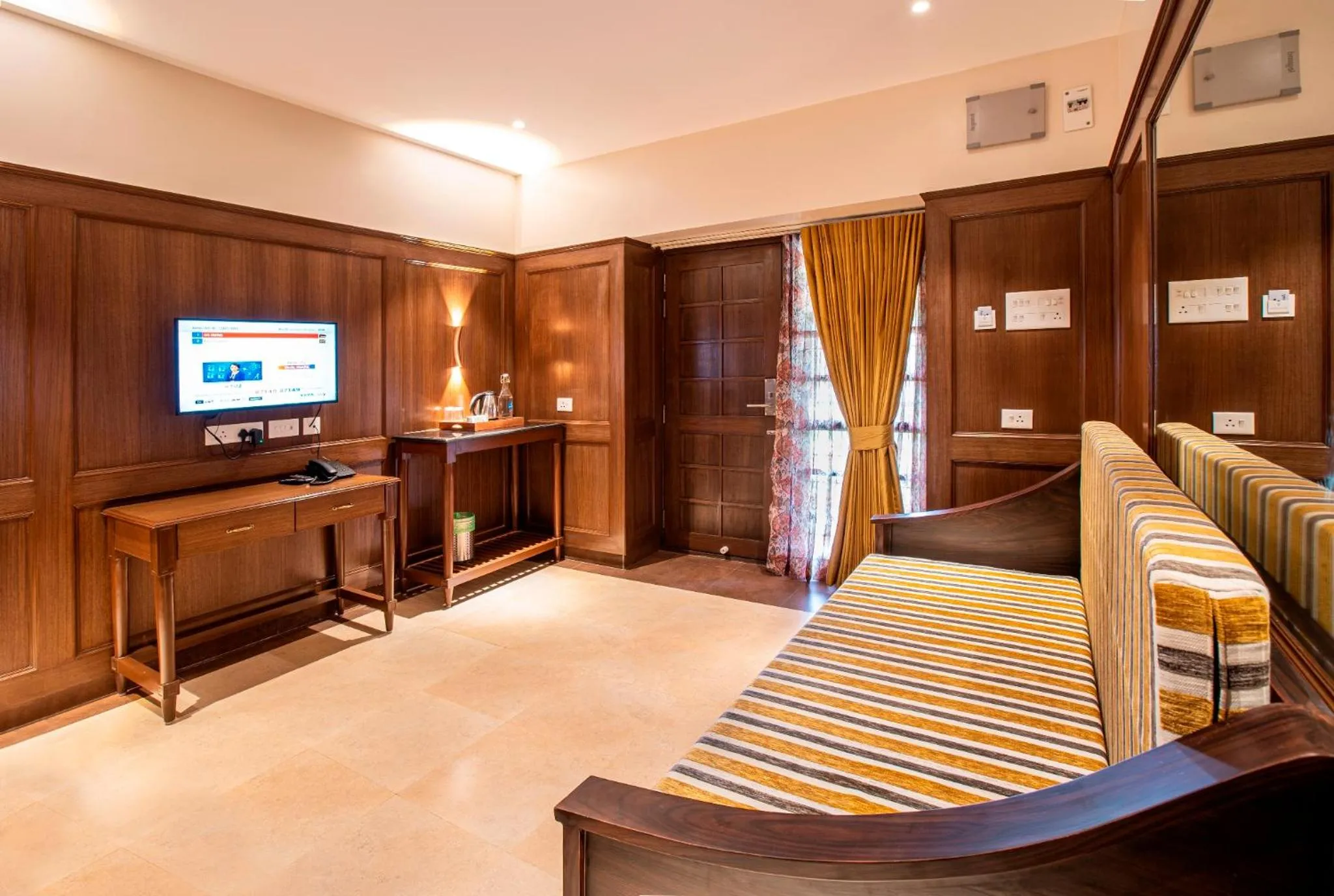 Bed in Hotel Raindrops