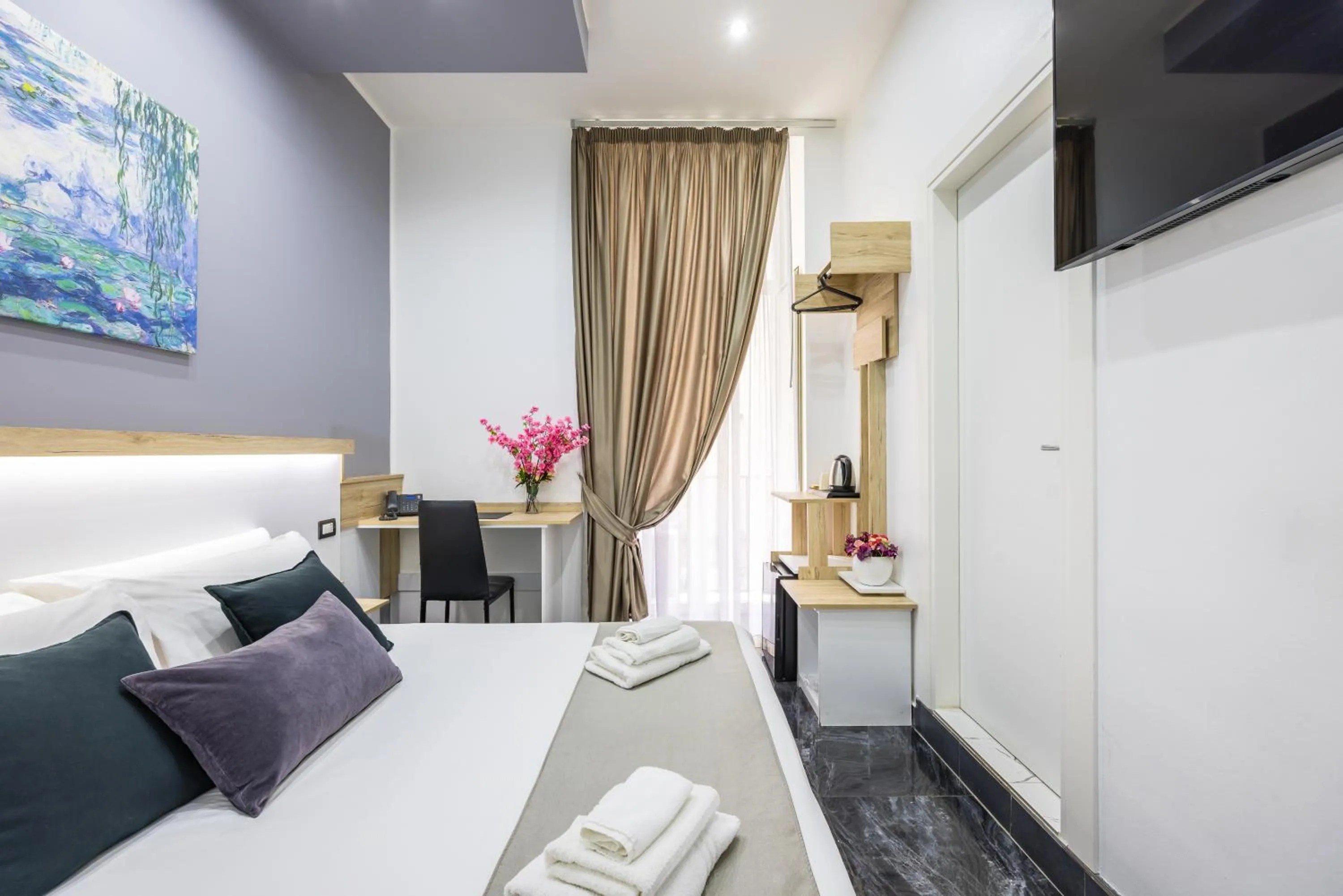 Bed in Palace Napoli