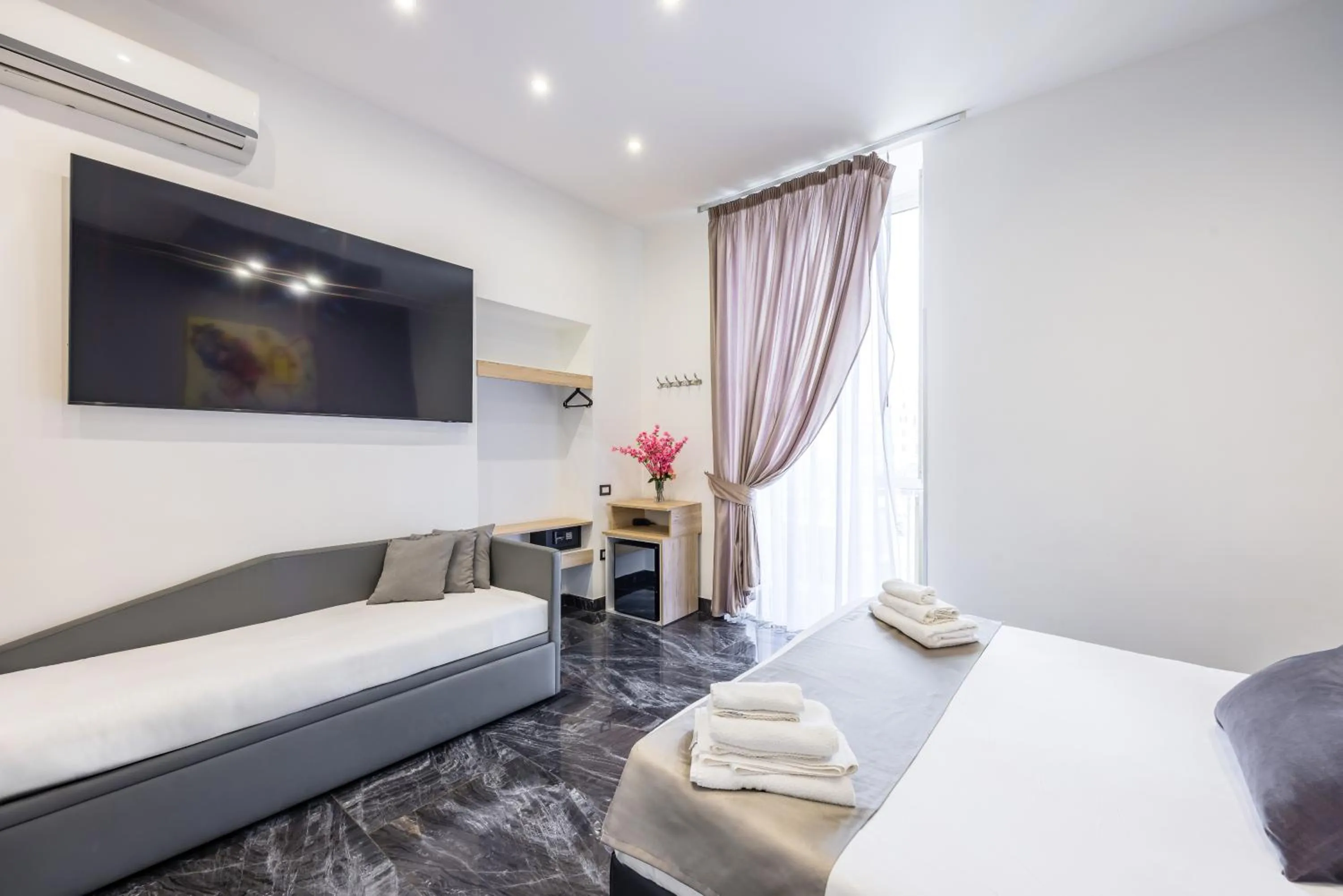 Bed in Palace Napoli