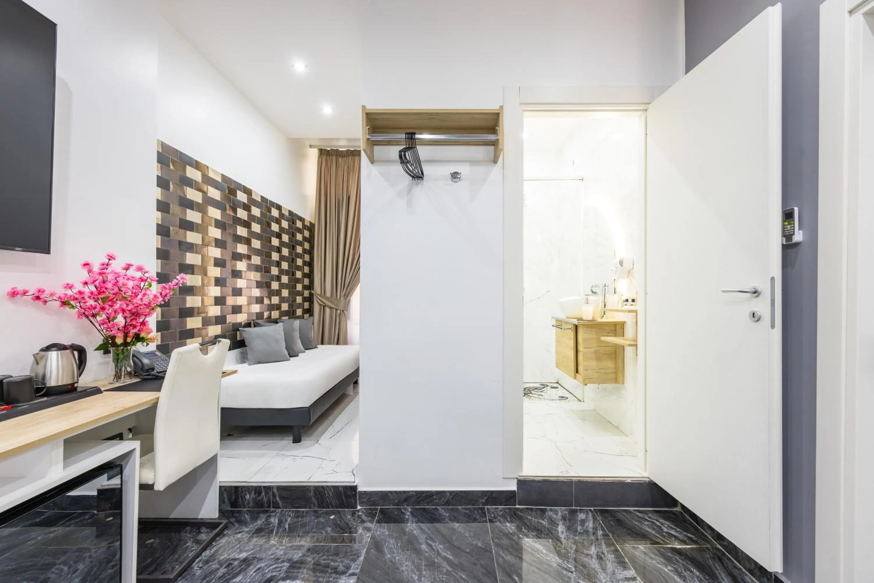 Bed in Palace Napoli