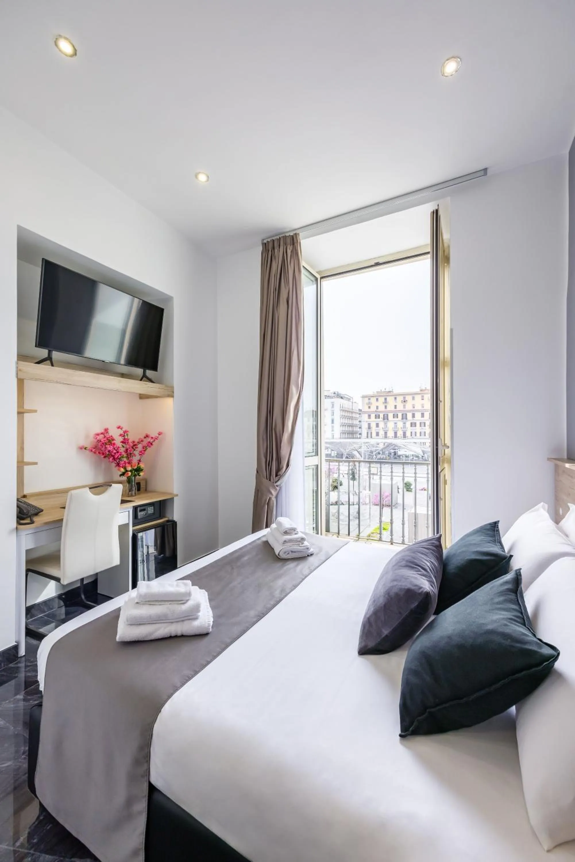 Bed in Palace Napoli