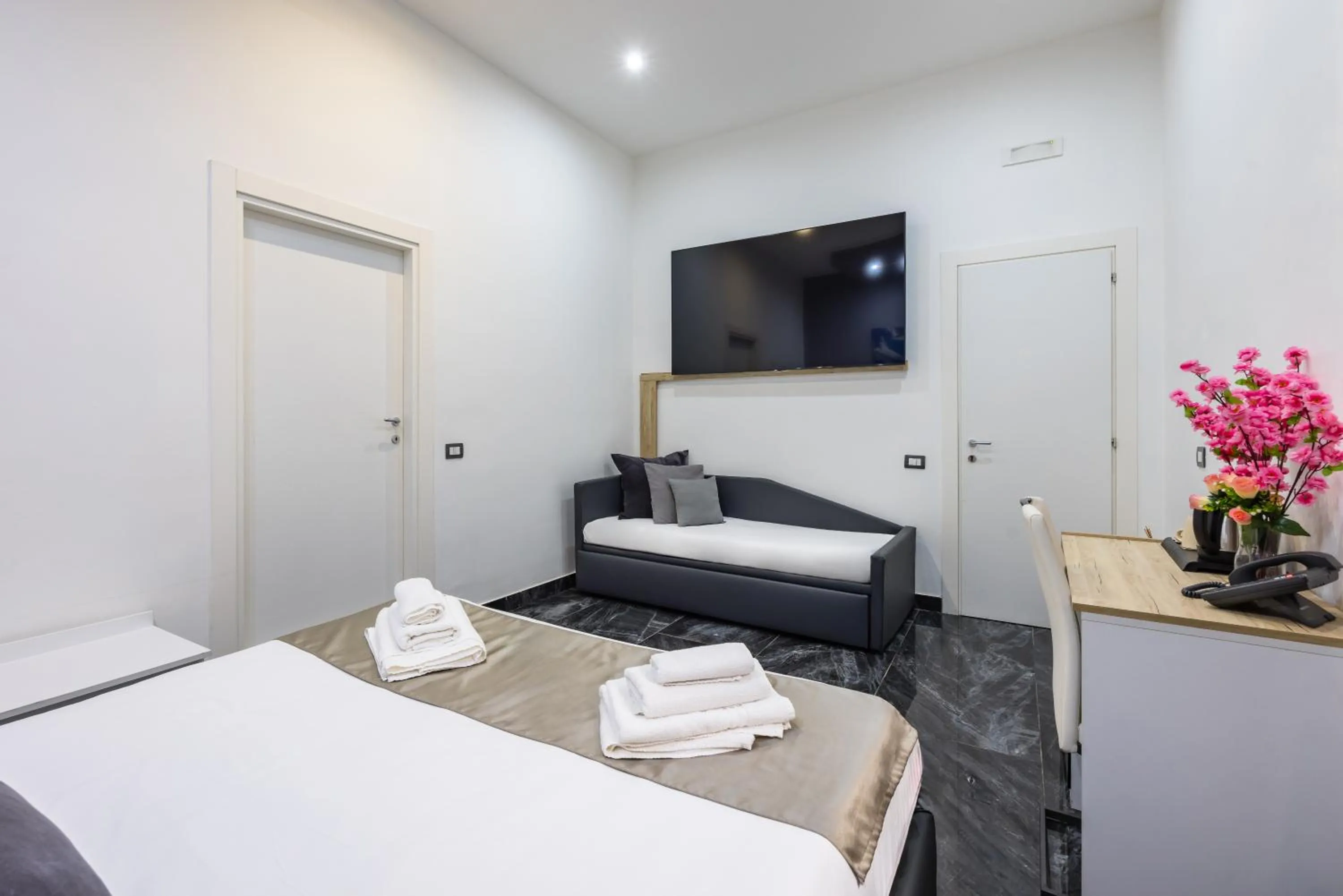 Bed in Palace Napoli