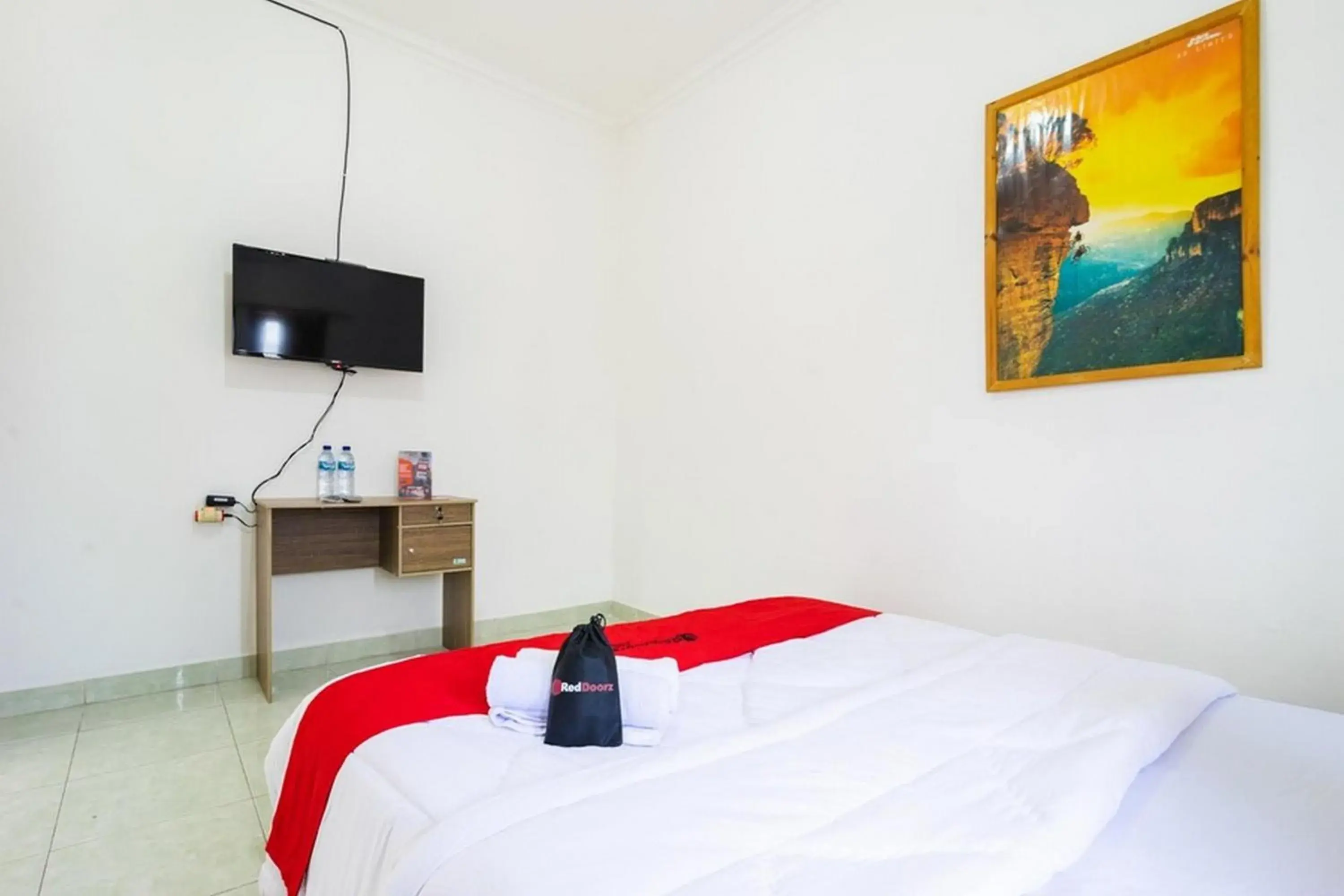 Bed in RedDoorz near Universitas Pamulang Bed in RedDoorz near Universitas Pamulang