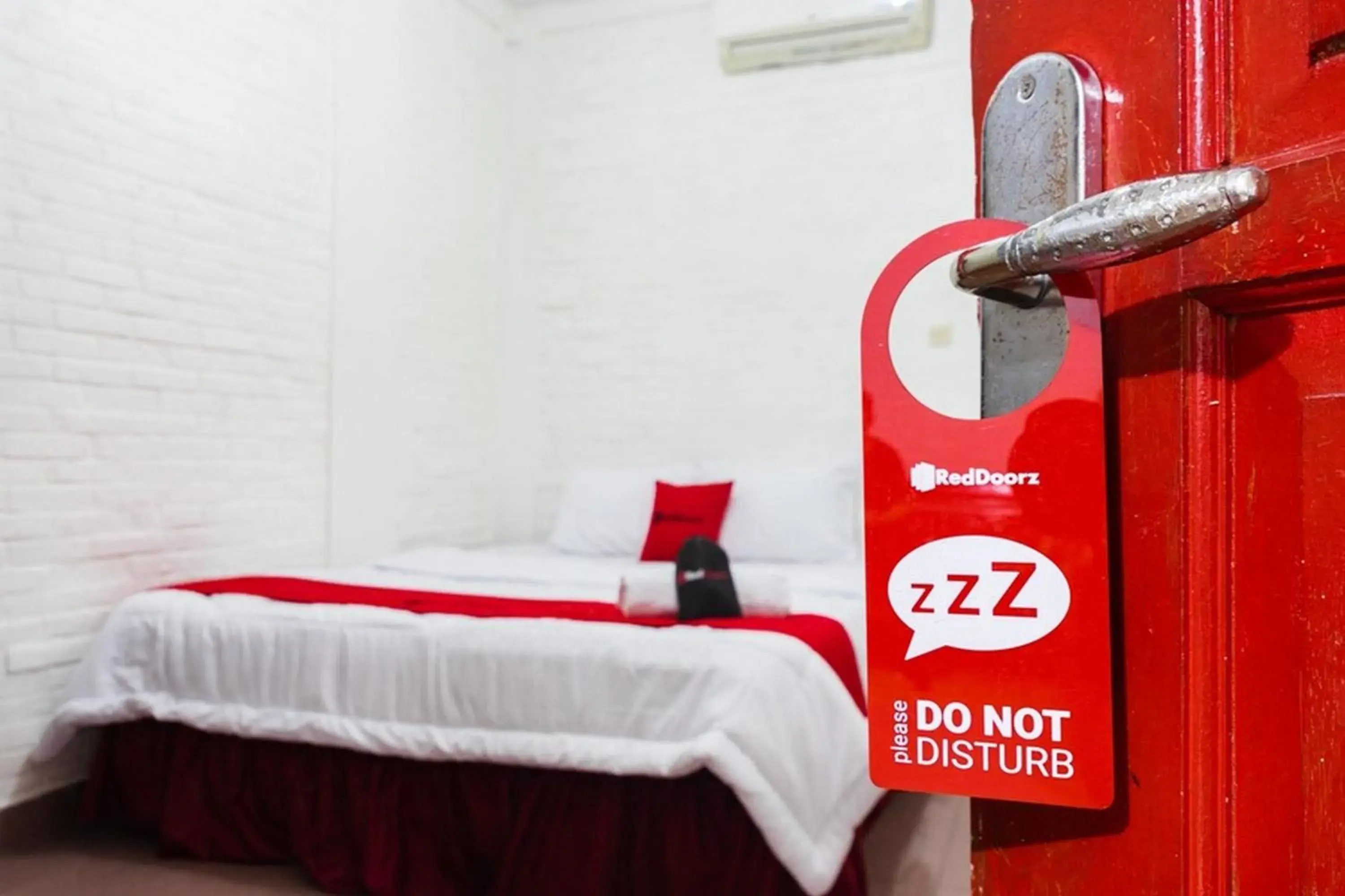 Bed in RedDoorz near Universitas Pamulang Bed in RedDoorz near Universitas Pamulang